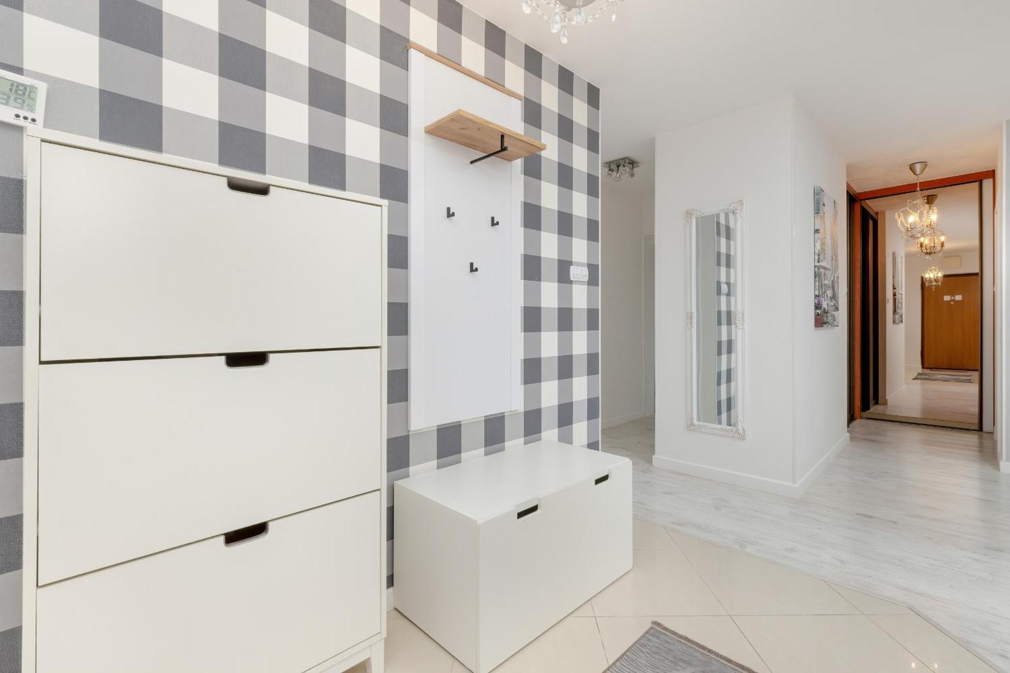 Spacious Family With 3 Bedrooms In By Renters Apartment Gdansk