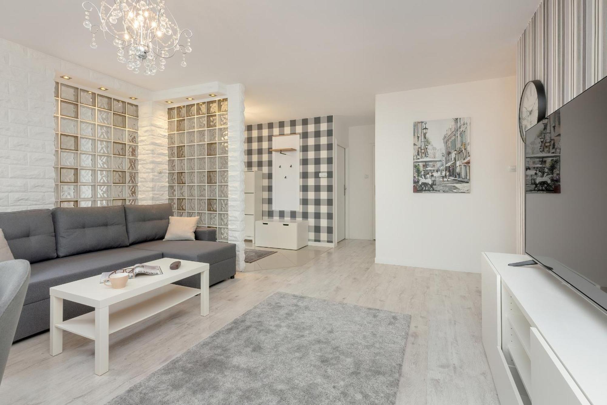 Apartment Spacious Family With 3 Bedrooms In By Renters Gdansk