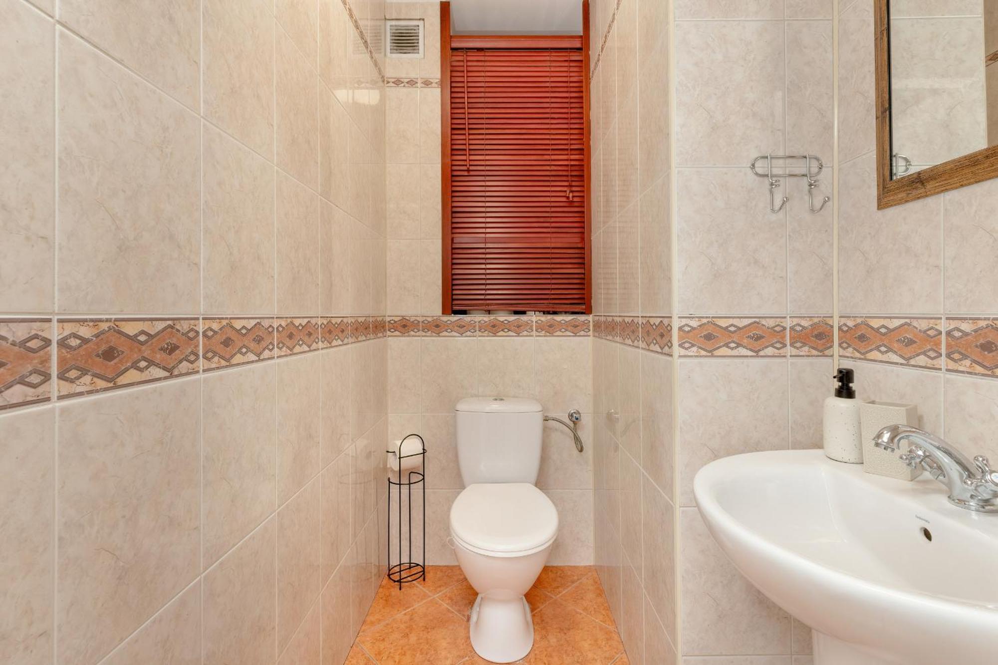 Spacious Family With 3 Bedrooms In By Renters *