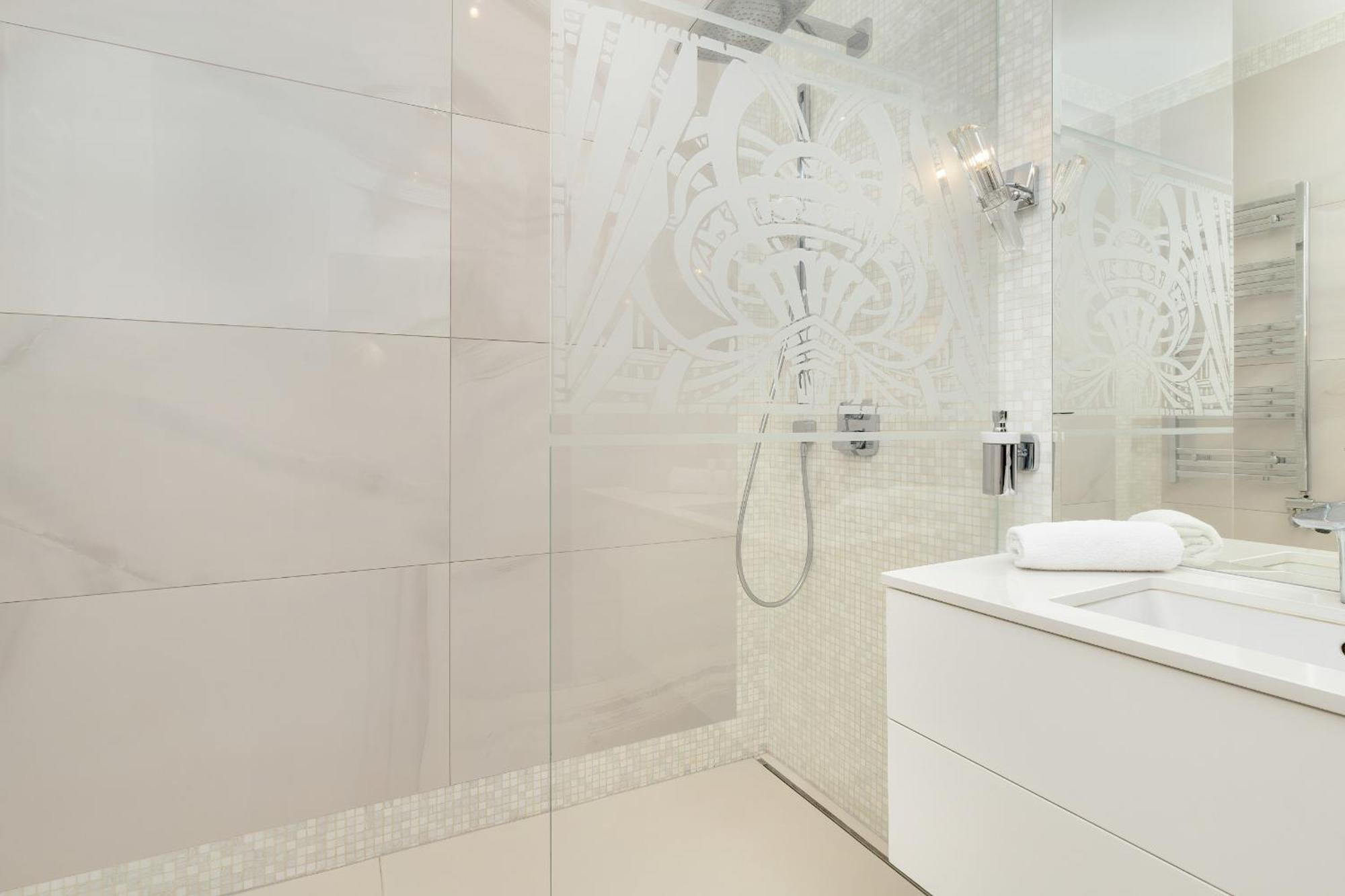 Spacious And Cozy Two Bedrooms By Rent Like Huoneisto *