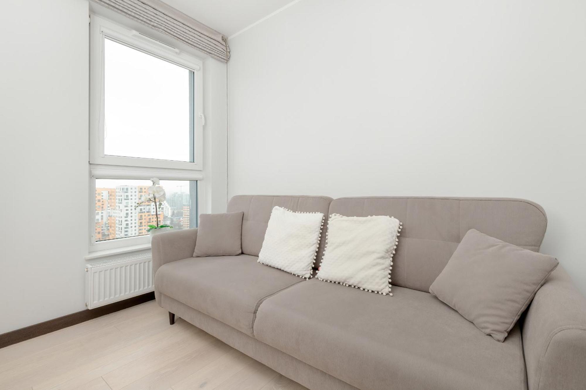 Spacious And Cozy Two Bedrooms By Rent Like *