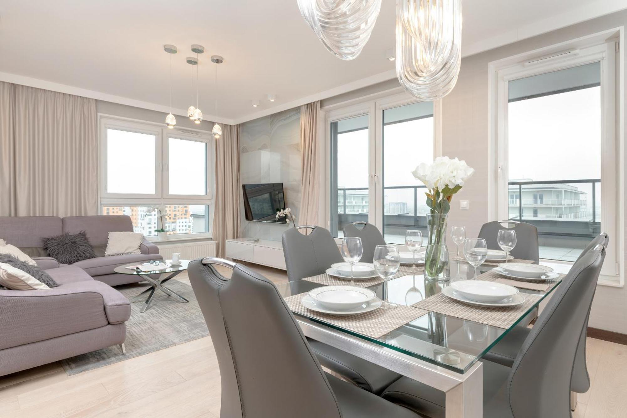 Spacious And Cozy Two Bedrooms By Rent Like *
