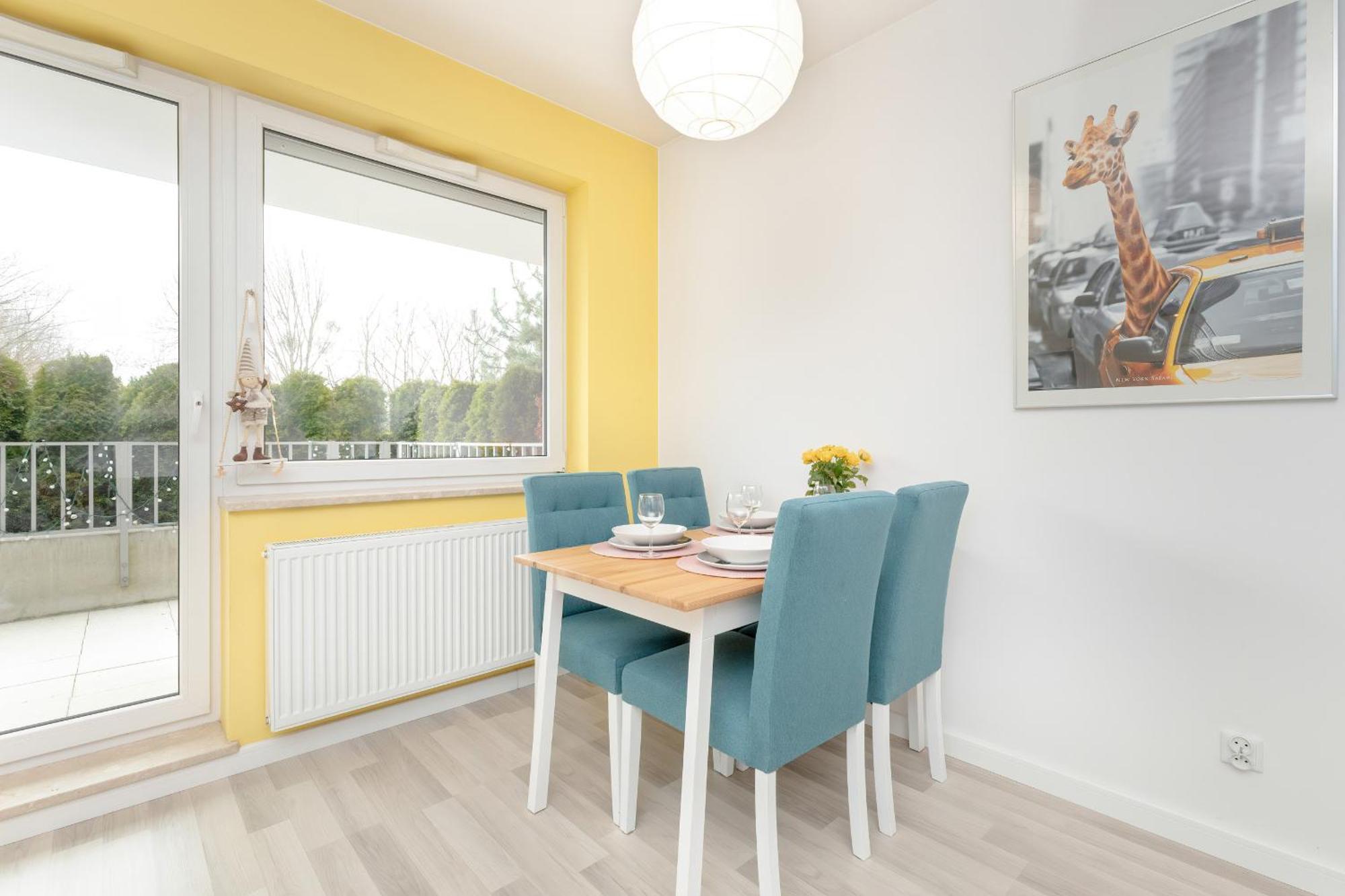 Pastel & Cozy With A Spacious Terrace In By Renters Lägenhet