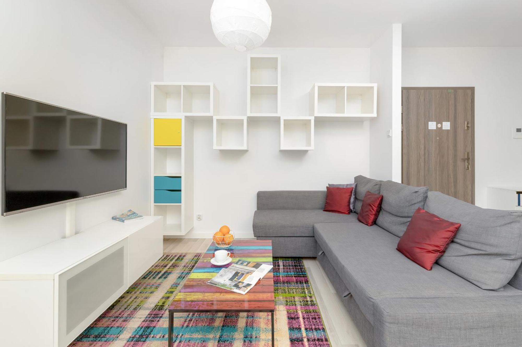 Pastel & Cozy With A Spacious Terrace In By Renters