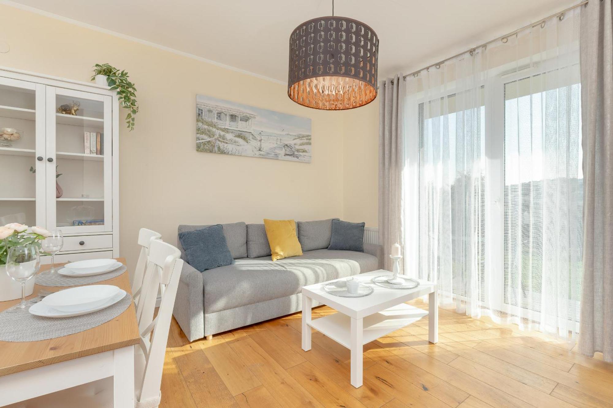 Sunny With Parking & Garden By Renters