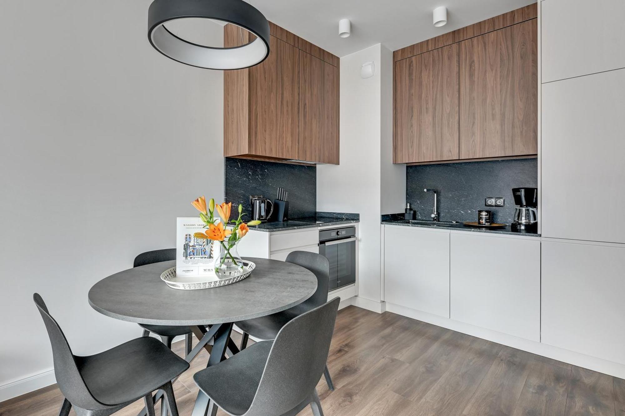 Scala Center & By Lion Apartment *