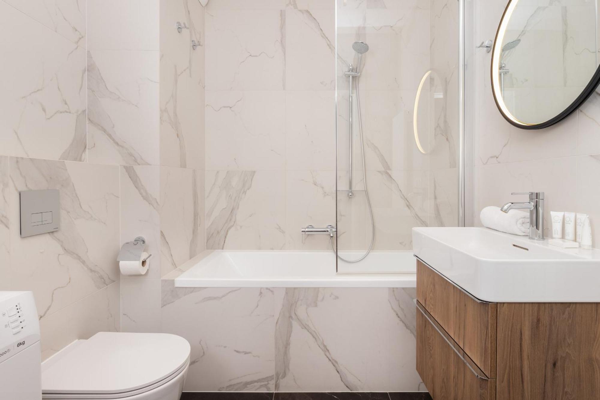 Elegant With Balcony And Air Conditioning In By Renters * Gdańsk