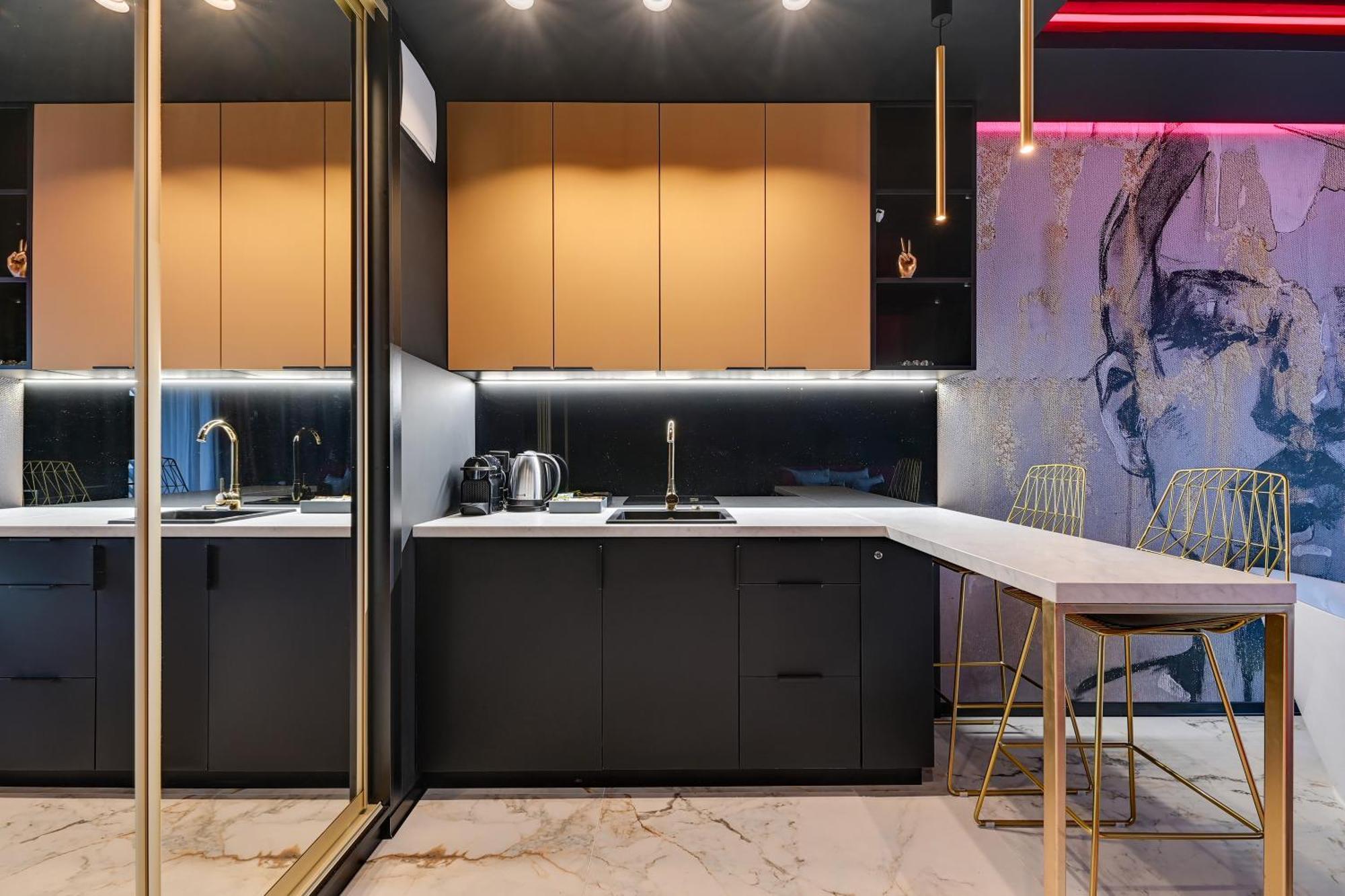 Glamorous Jacuzzi By Downtown