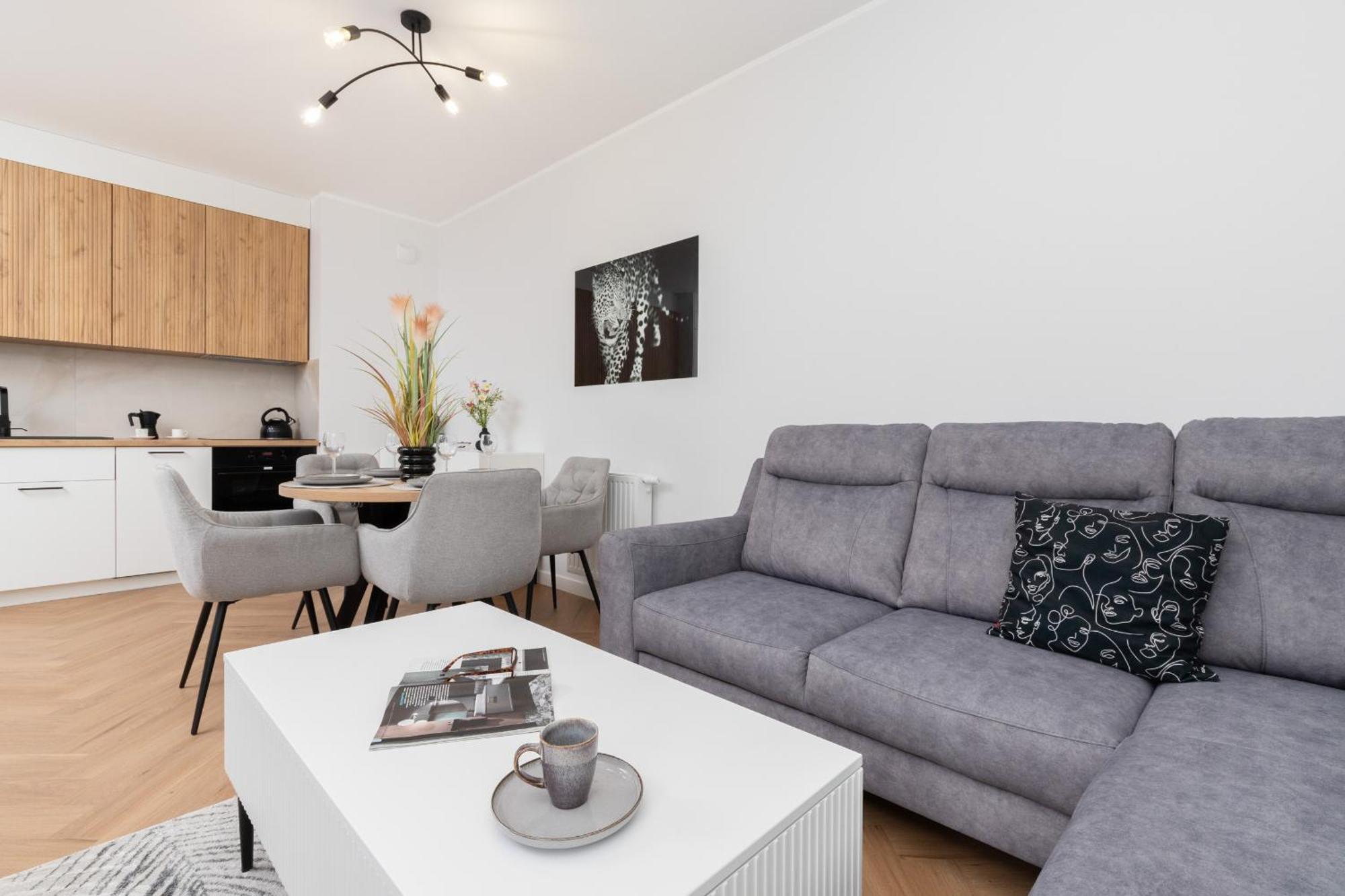 Lägenhet Nowa Letnica Comfortable With Balcony & Parking By Renters *