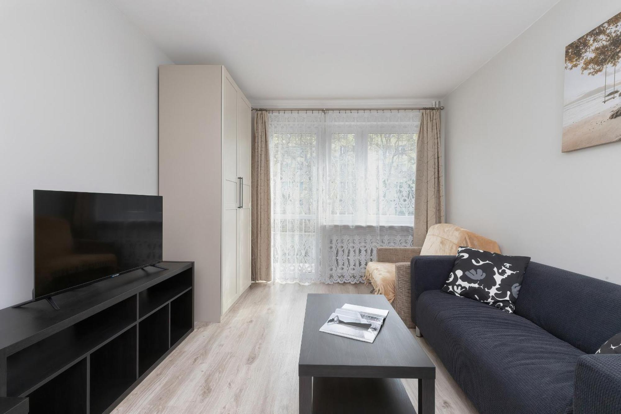 Cosy With Balcony In By Renters