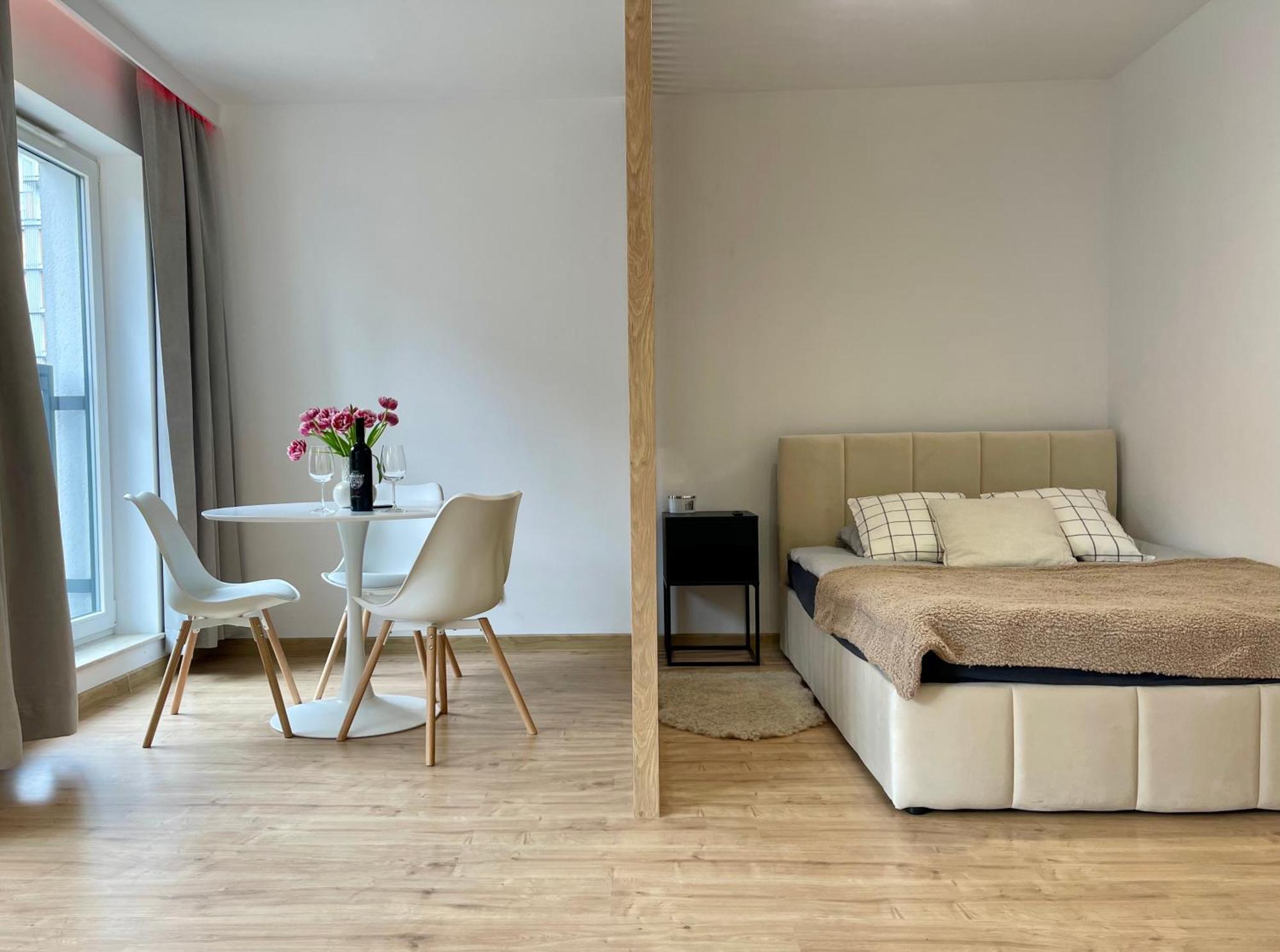 Island Modern Box Apartment *