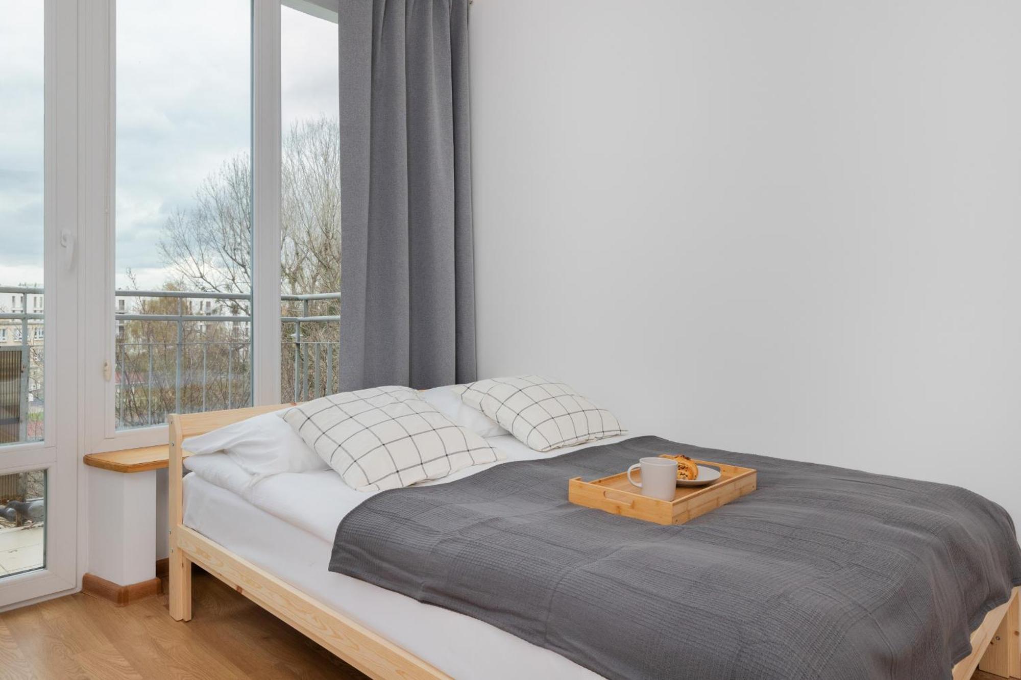 In Center With Two Desks, Balcony And Separate Kitchen By Renters * Gdańsk