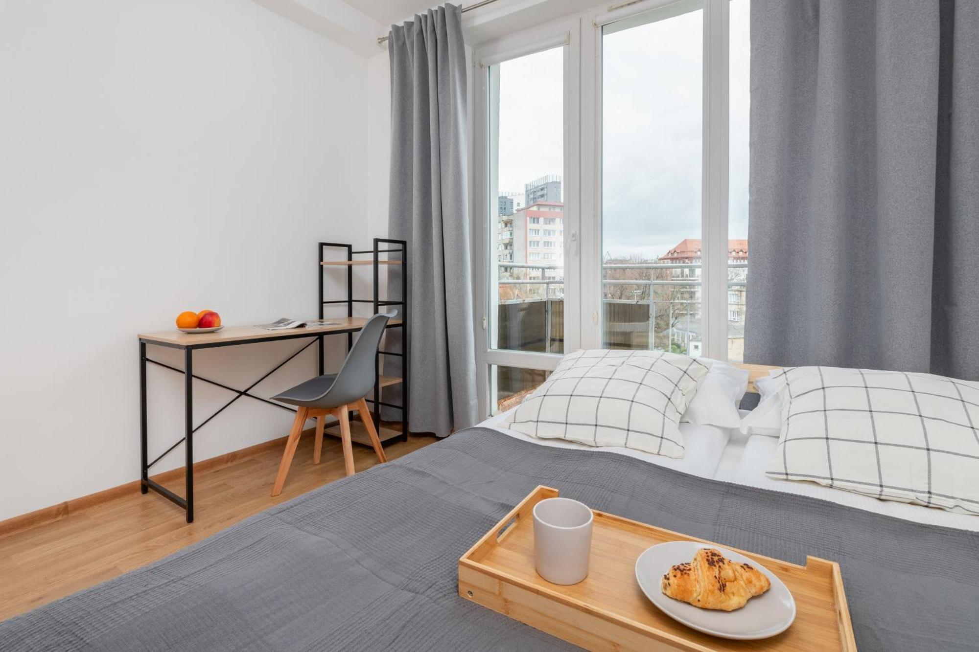 In Center With Two Desks, Balcony And Separate Kitchen By Renters * Gdańsk