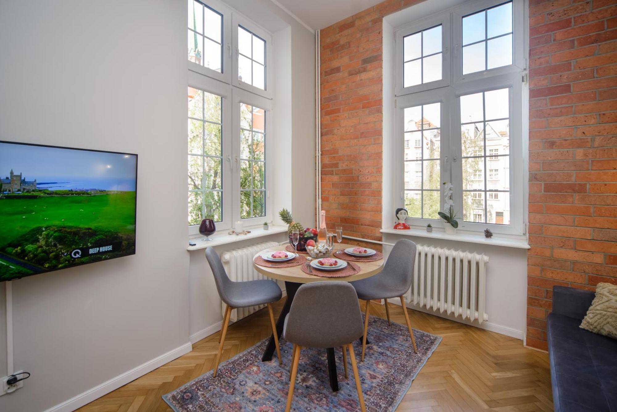 Apartment Maya's Flats & 64 - 3 On Chlebnicka Street Old Town