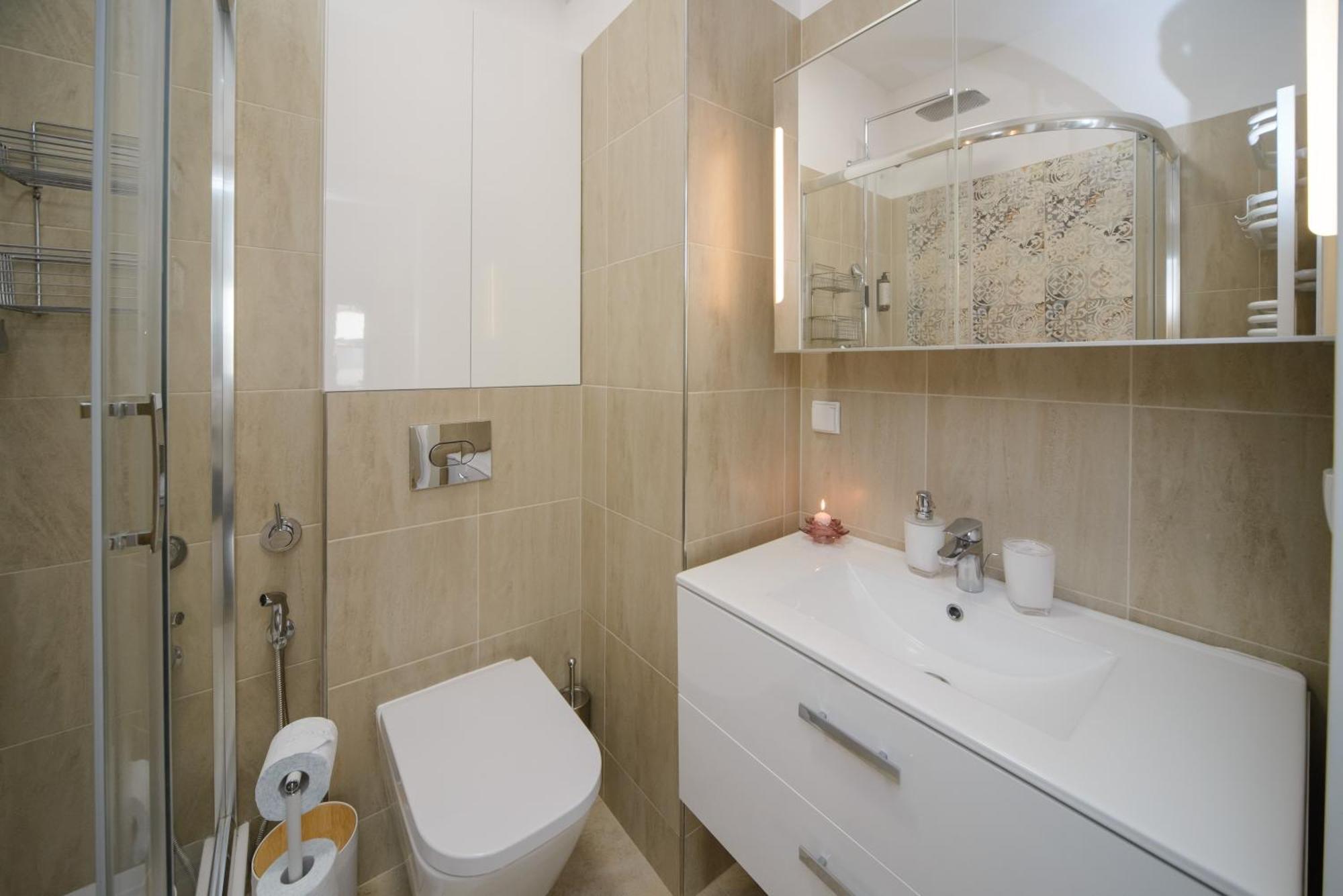 Maya's Flats & 81 - 3 Flat In Garnizon Leilighet *