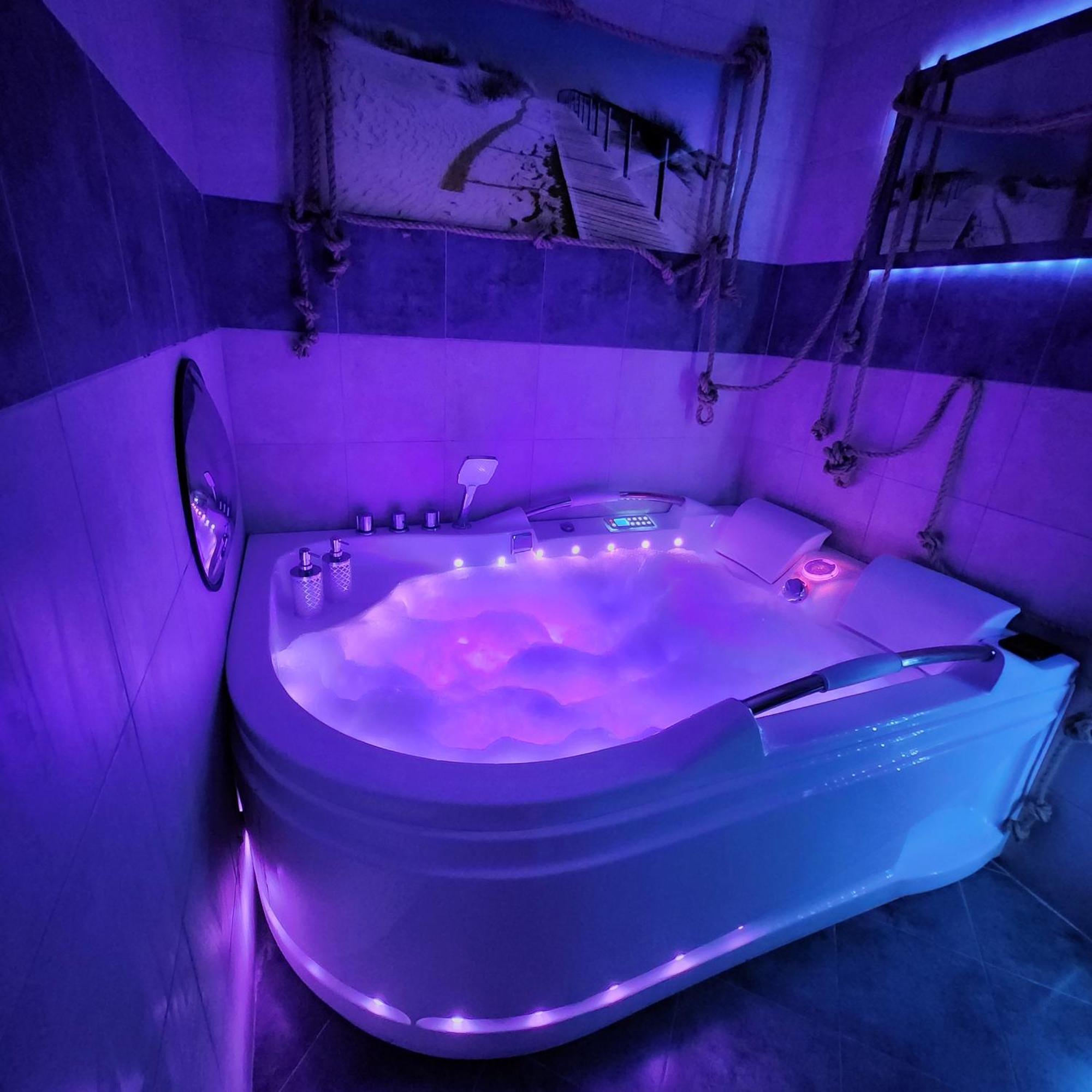 Căn hộ By The Sea - Prestige With A Luxurious Jacuzzi, Sauna And An Exclusive Massage Chair Available In One Of The Apartments! *