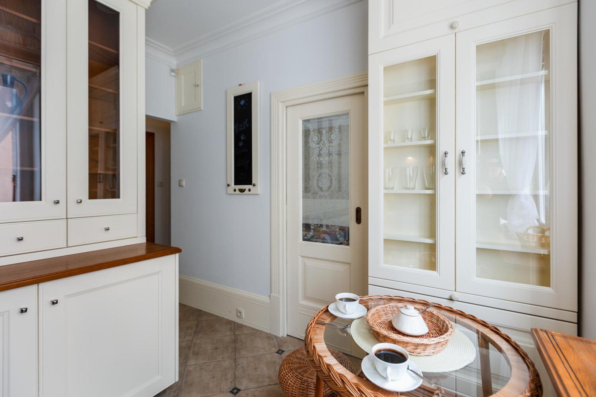 Wicker House Apartment