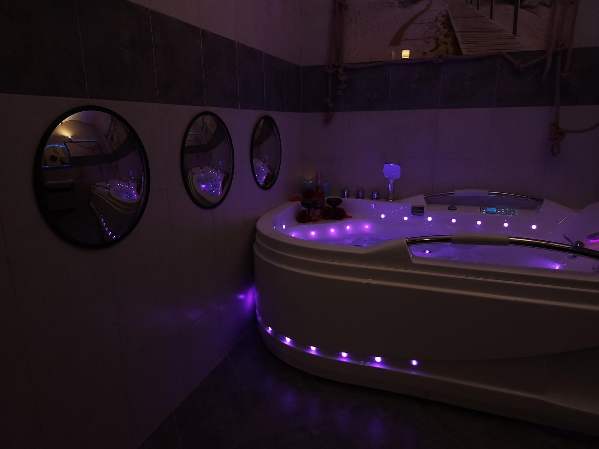 By The Sea - Prestige With A Luxurious Jacuzzi, Sauna And An Exclusive Massage Chair Available In One Of The Apartments! Căn hộ Gdansk