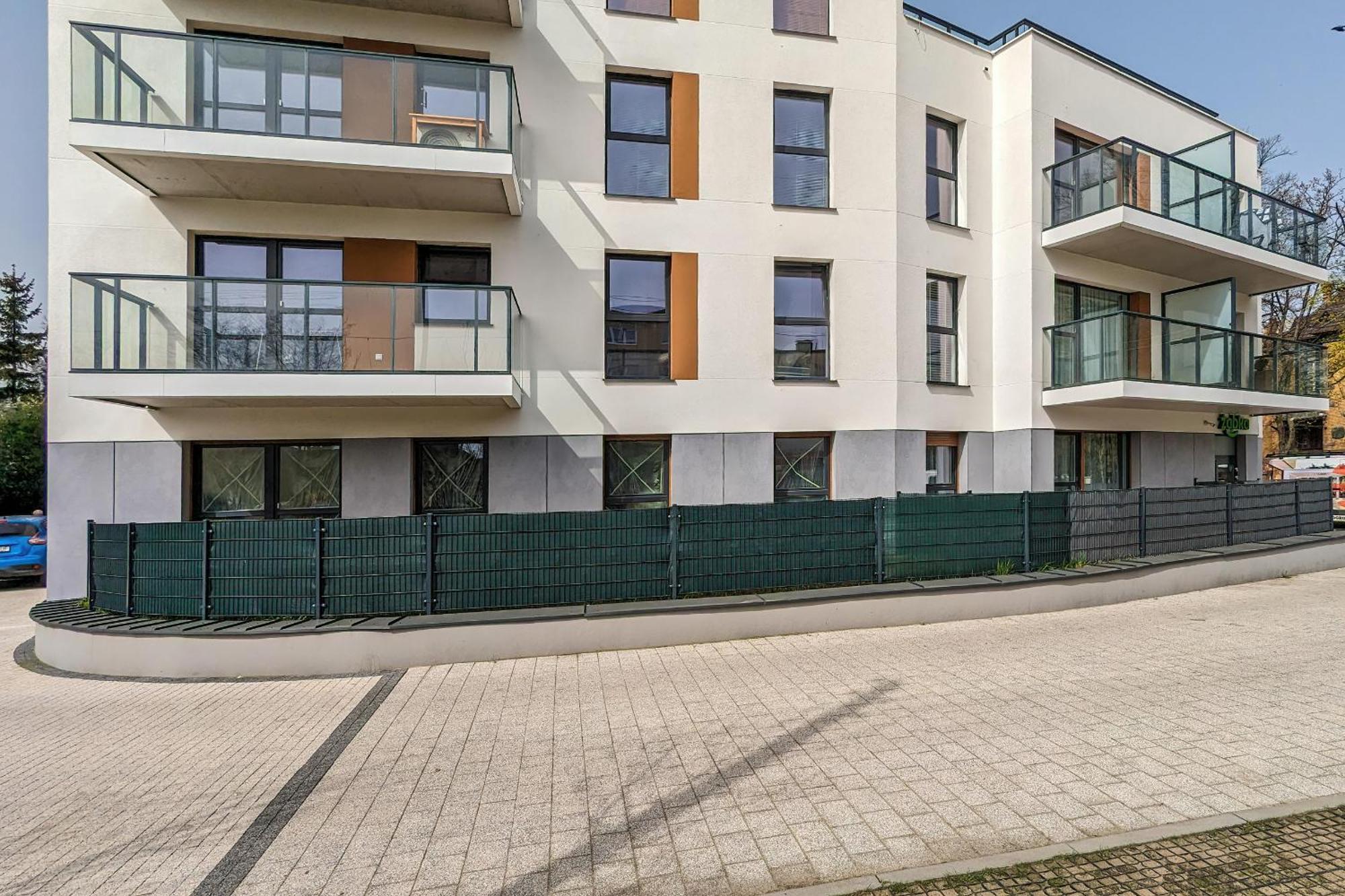 Modern Close To The In By Renters Apartment