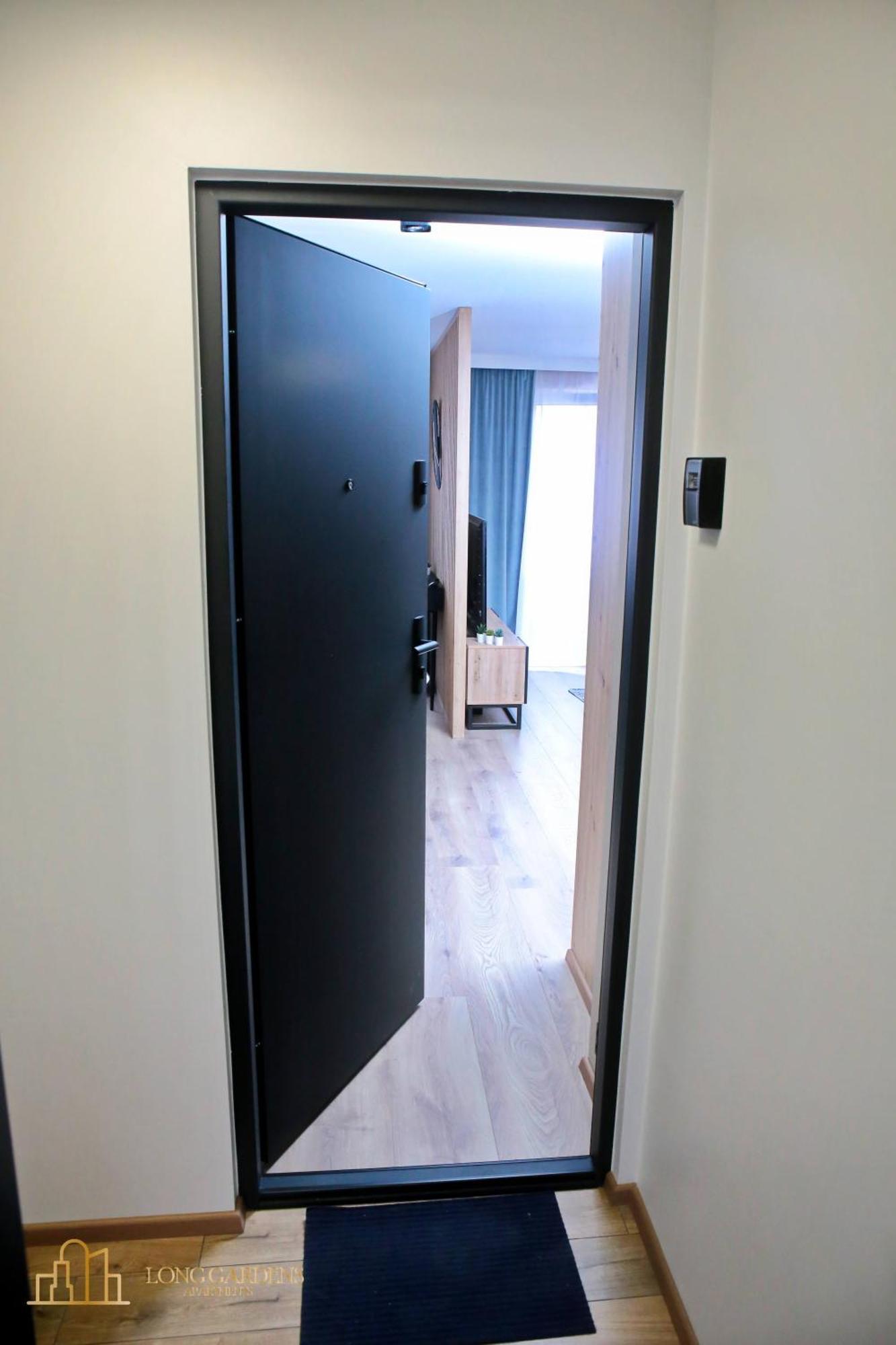 Long Gardens Premium Old Town Apartment *