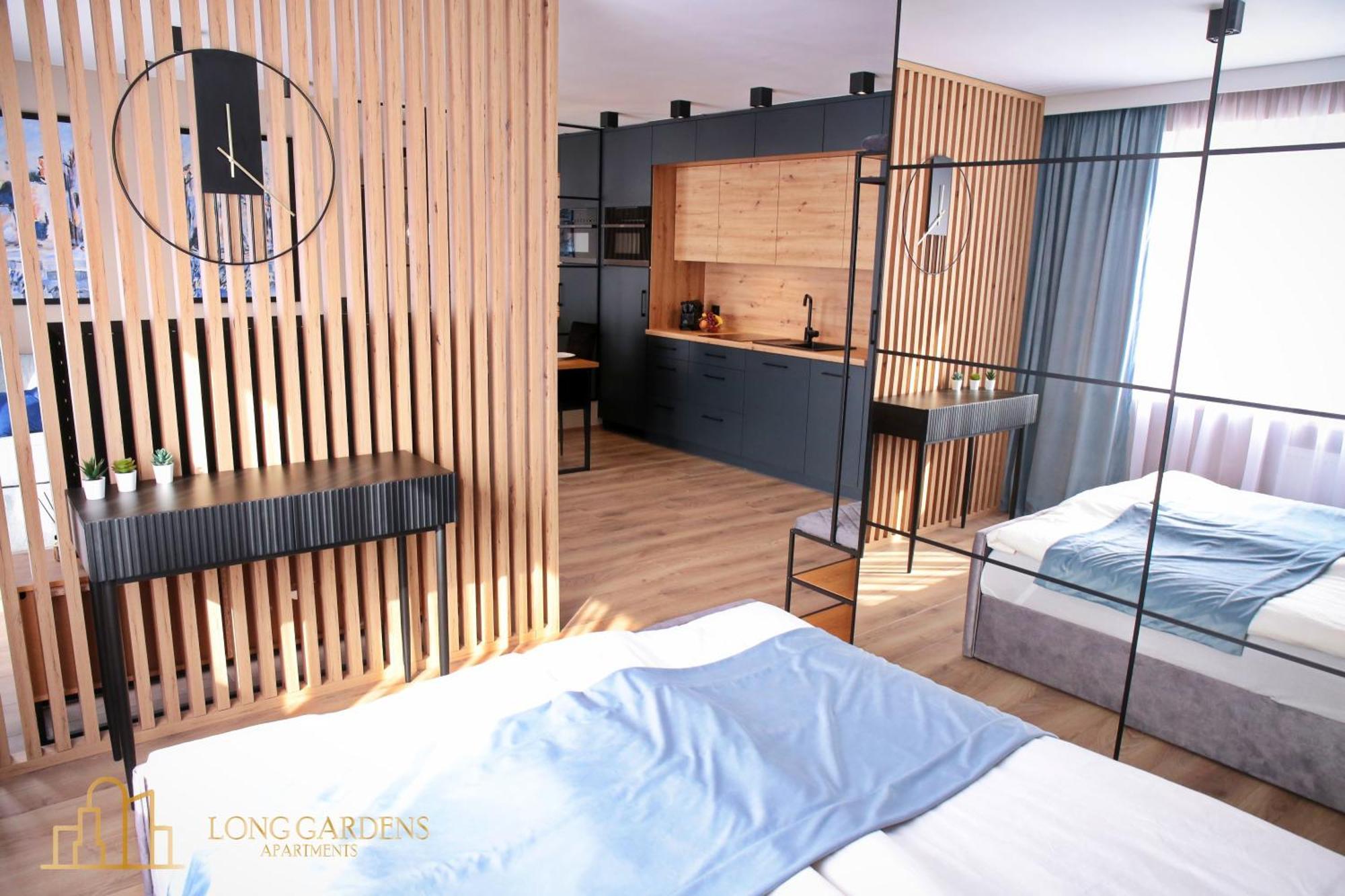 Long Gardens Premium Old Town Apartment *