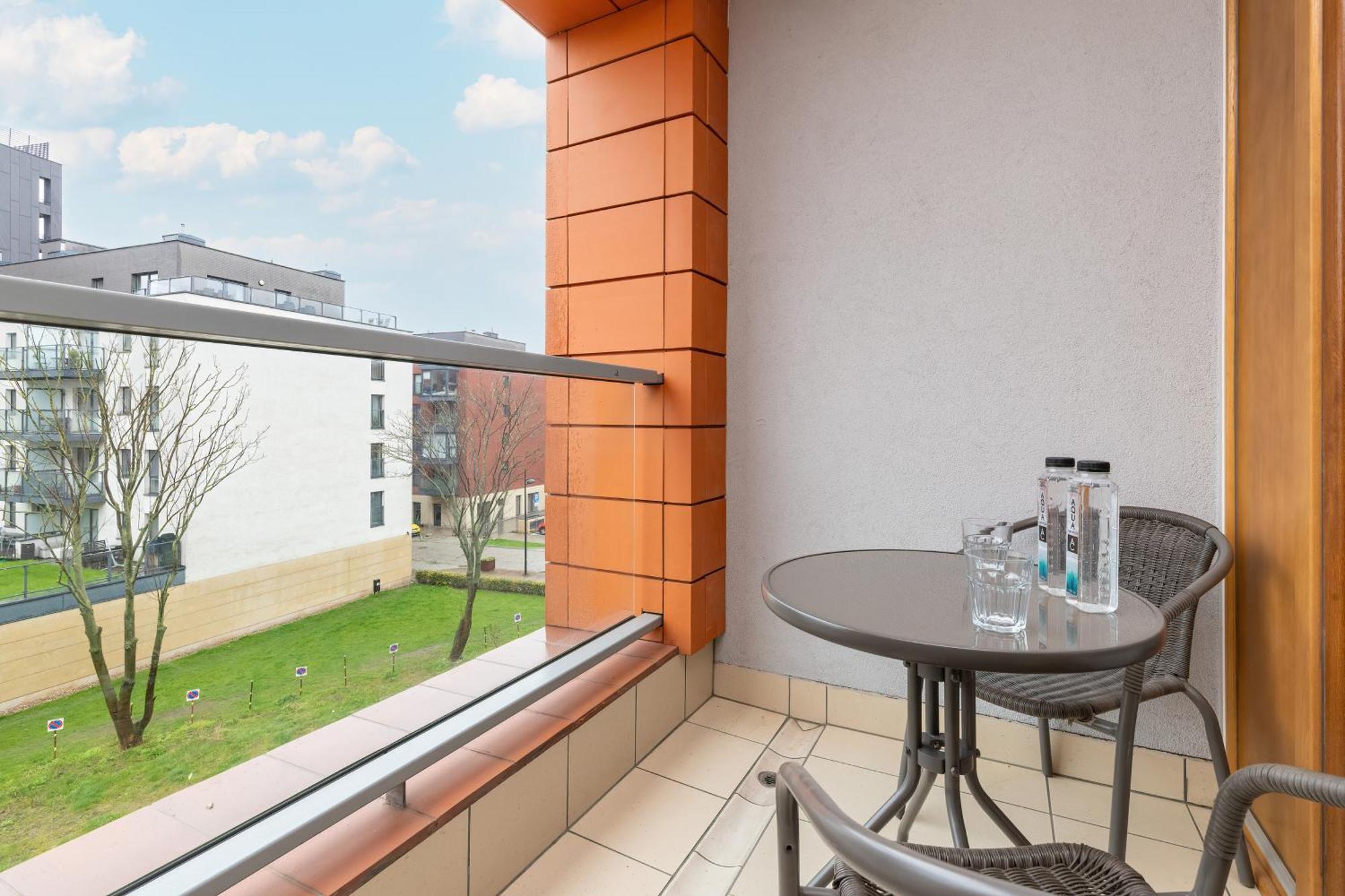 Modern In Center Near The River With Parking By Renters *