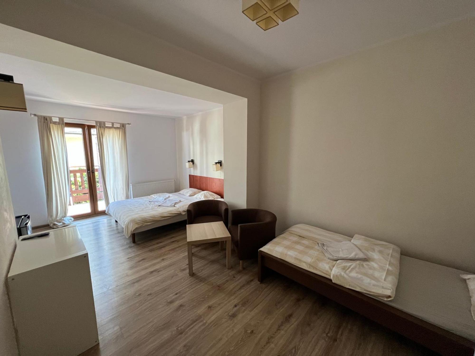 Bursztynowa 13