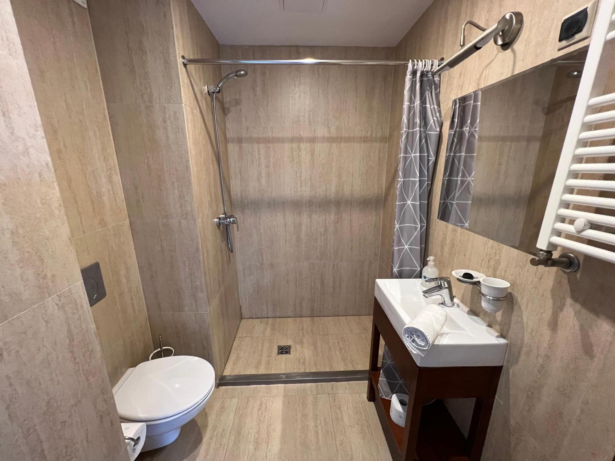 Nhà khách Bursztynowa 13 *