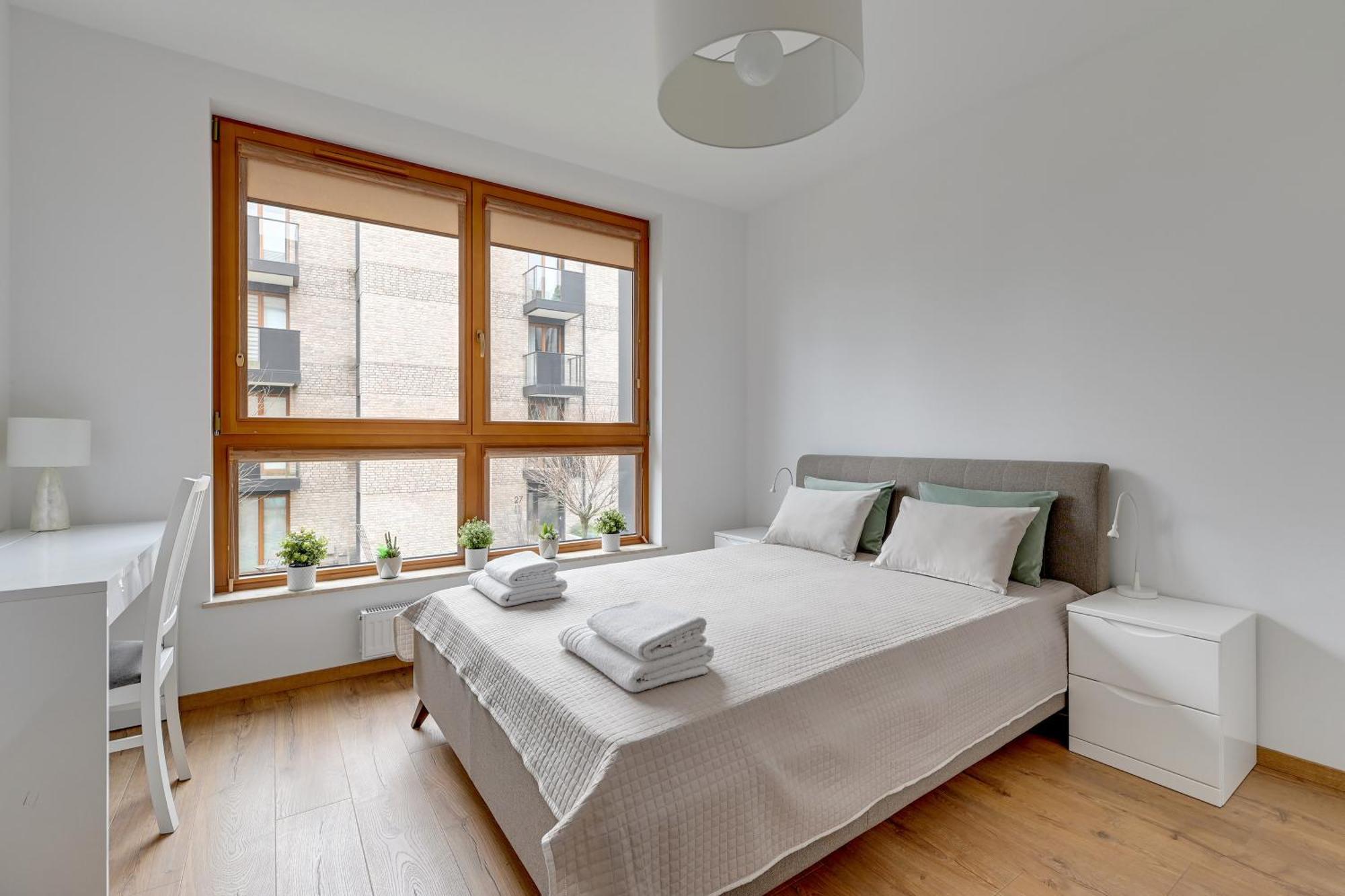 Apartment Front Park By Staywin