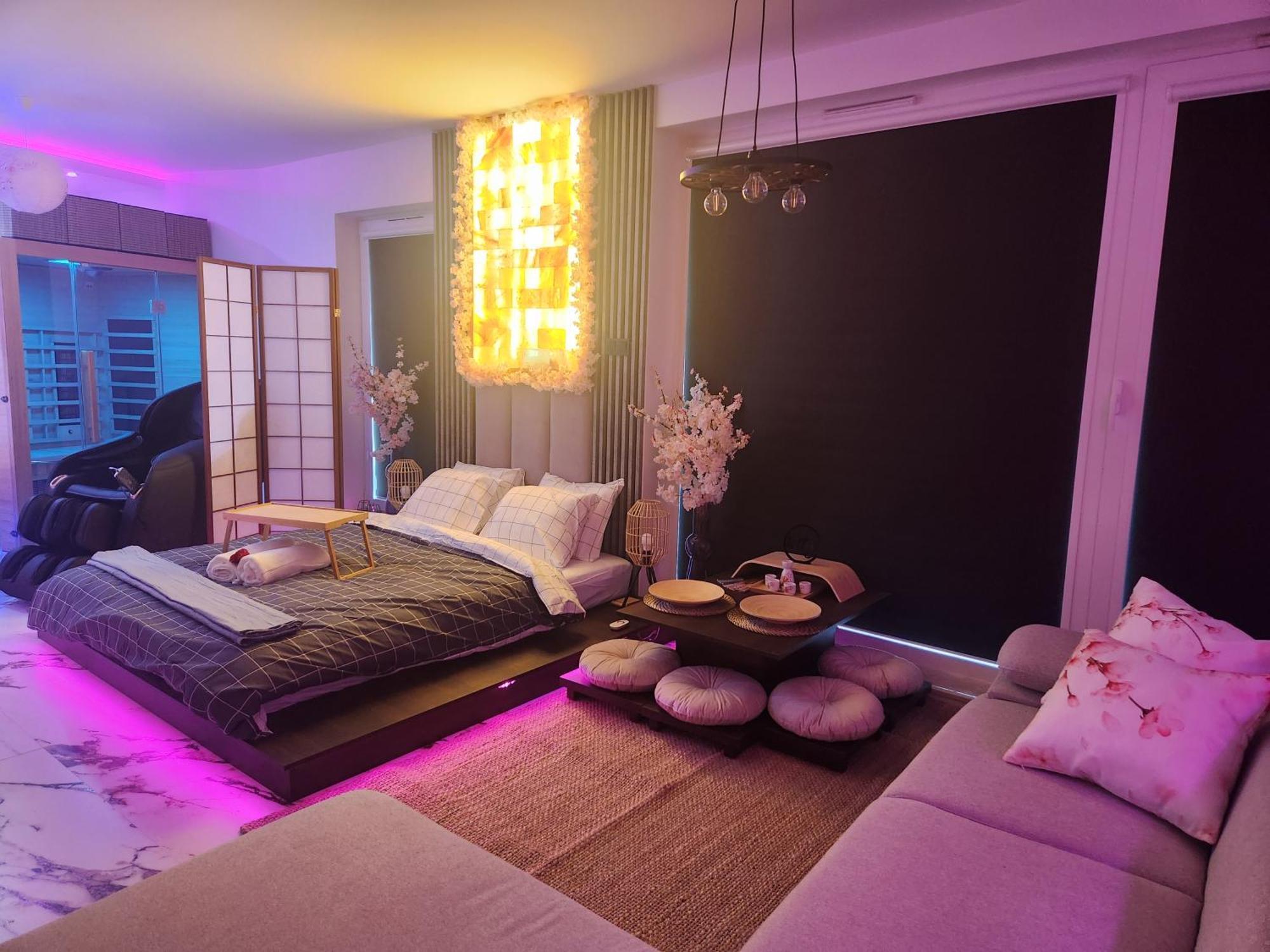 Chmielna Prestige With Luxury Jacuzzi And Sauna! Selected Also Feature A Massage Chair And Himalayan Salt With Color Therapy Salt Forest