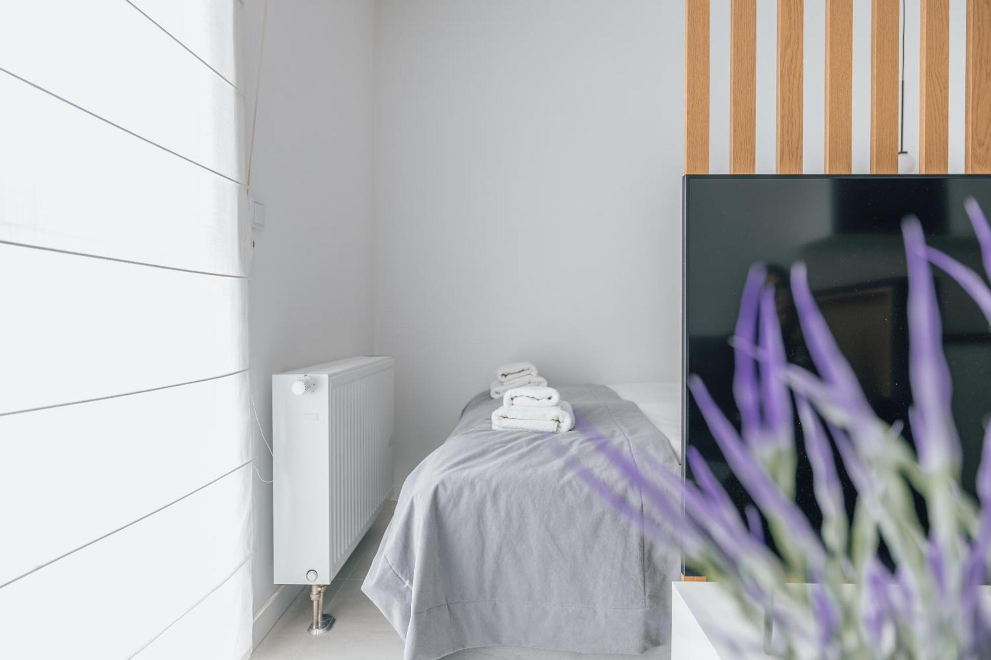 Apartment Ii *