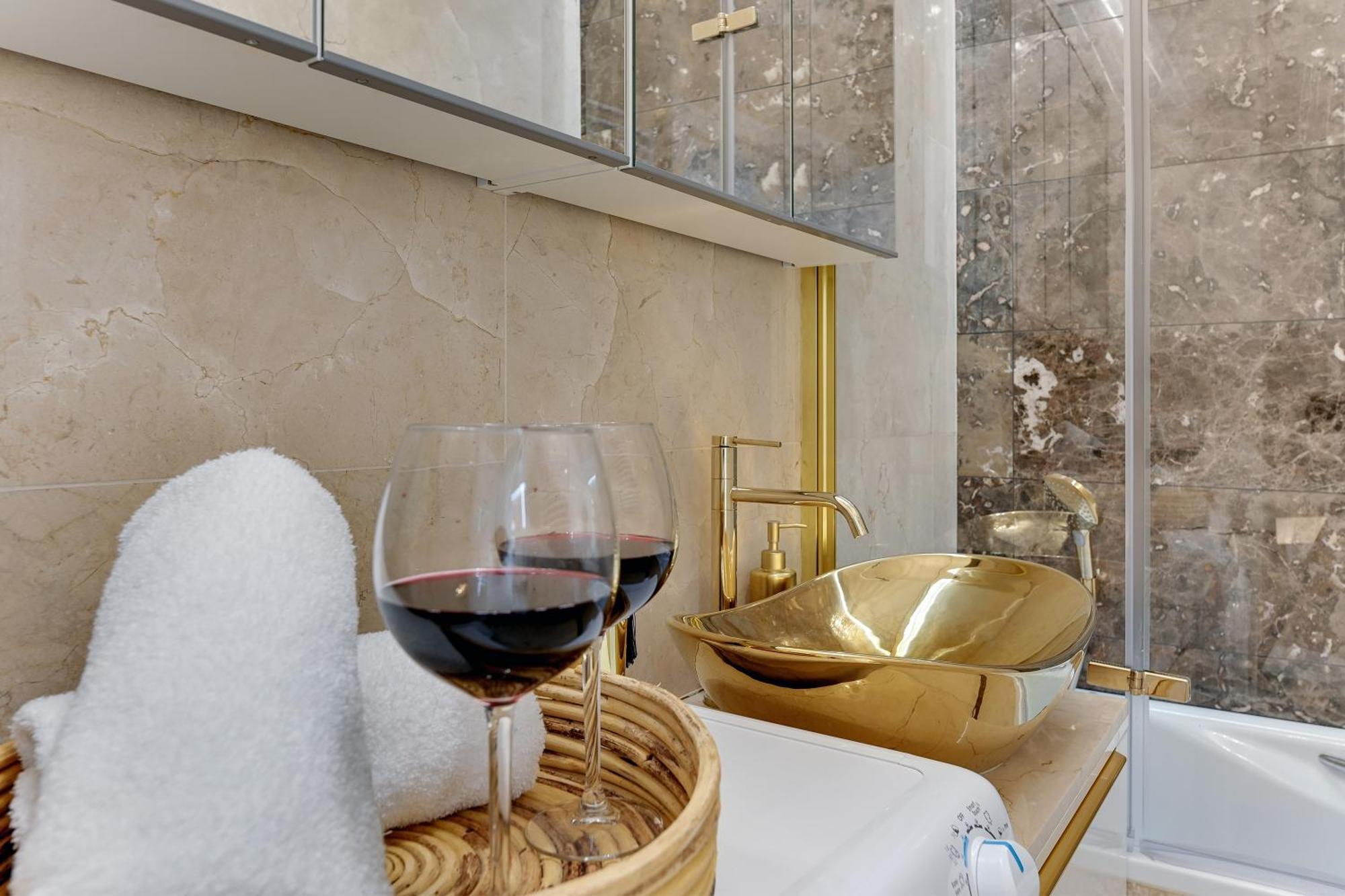 Apartment Granaria Kingdom & Happiness Premium By The River - Gratis Prosecco