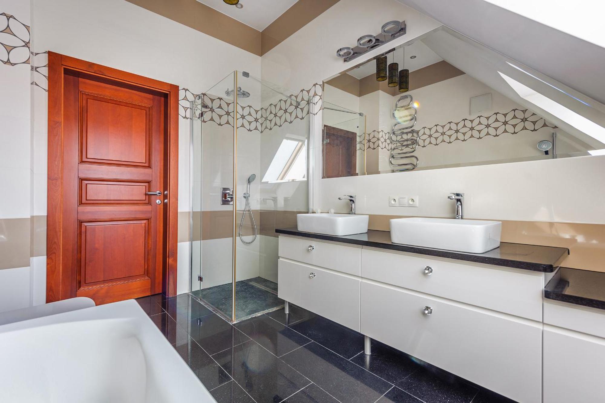 Walk - Premium Duplex With Terrace + 2 Parking *