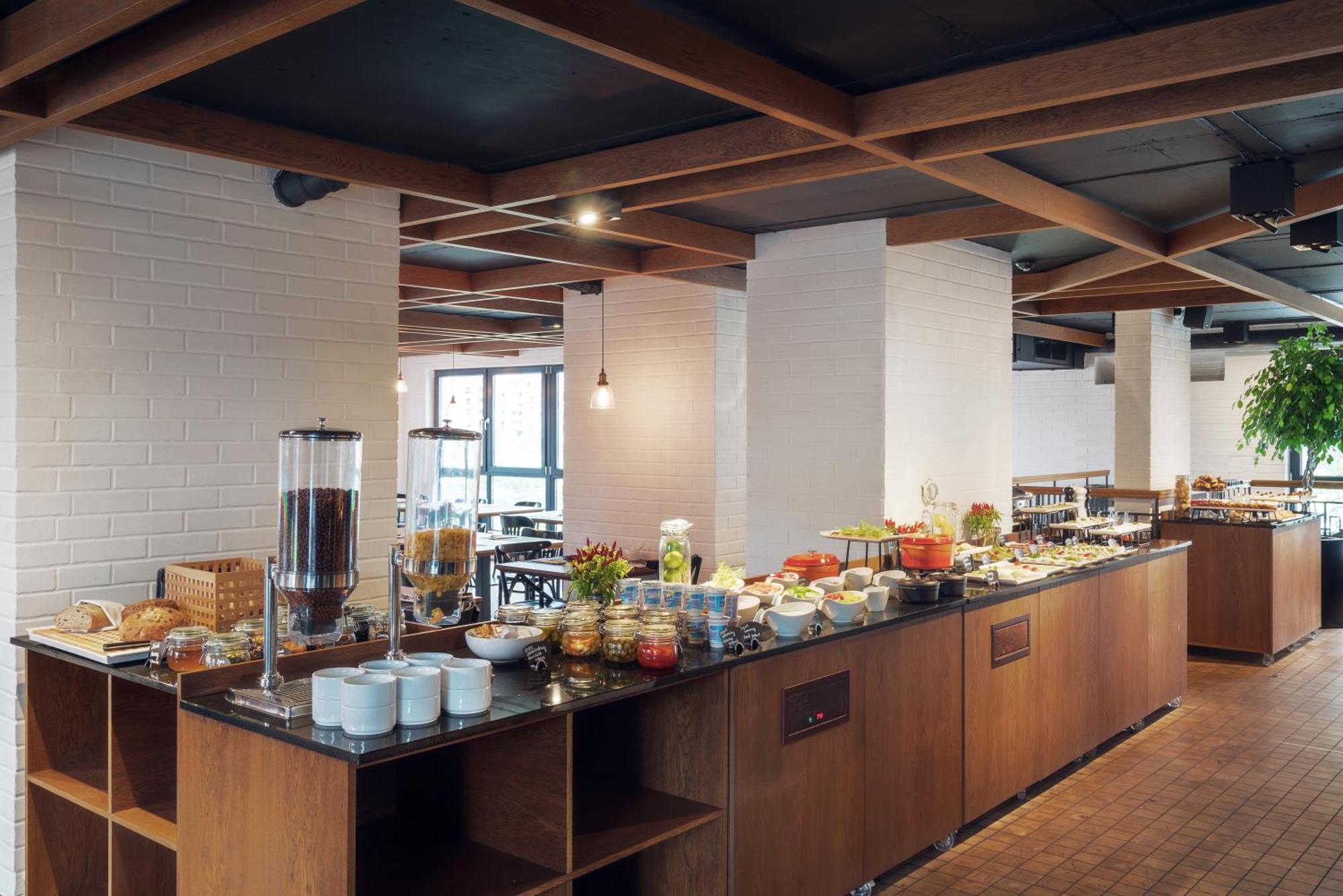 Almond Business & Spa 4*