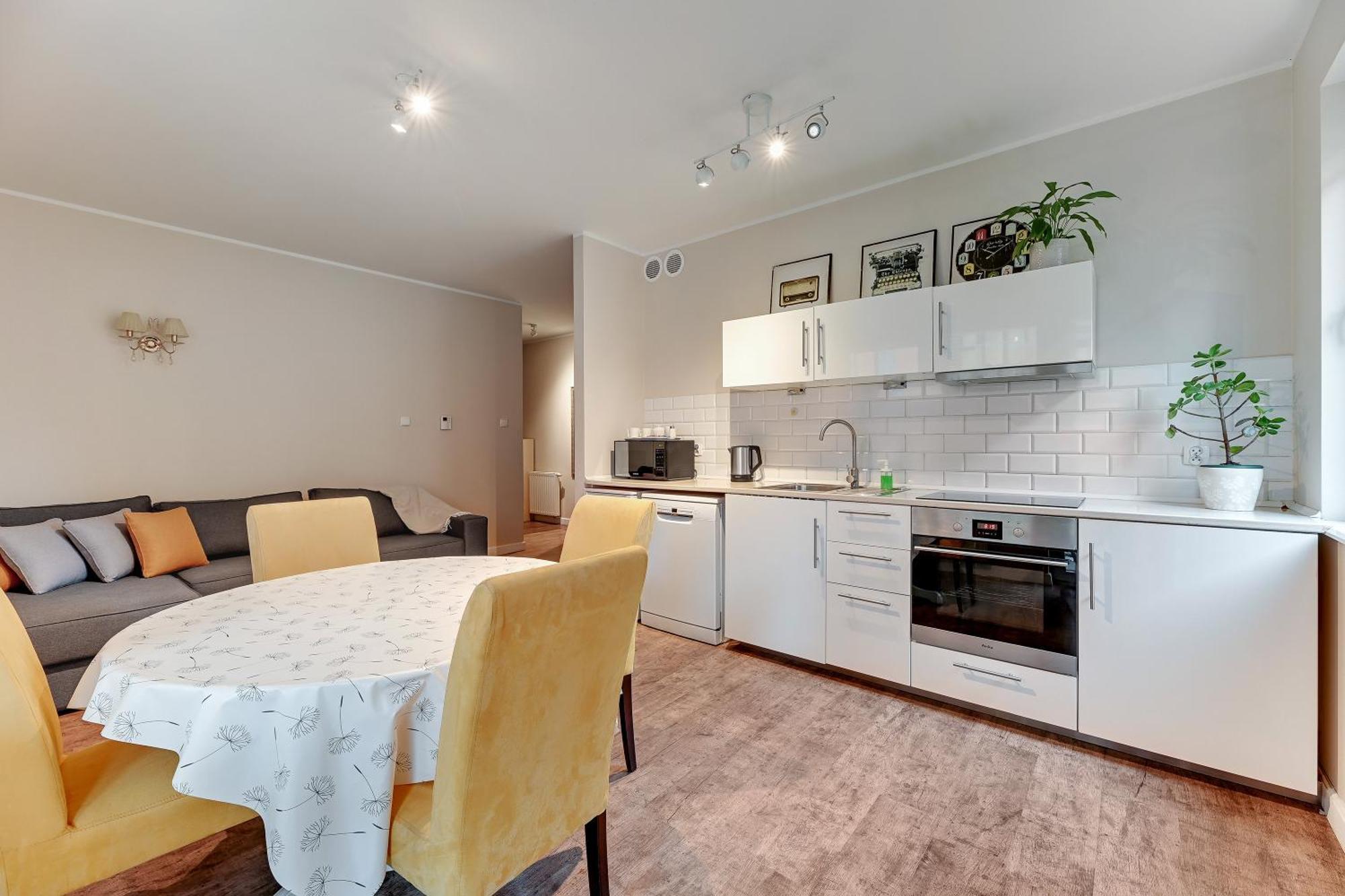 Luciano Old Town - City Center & Parking Apartament