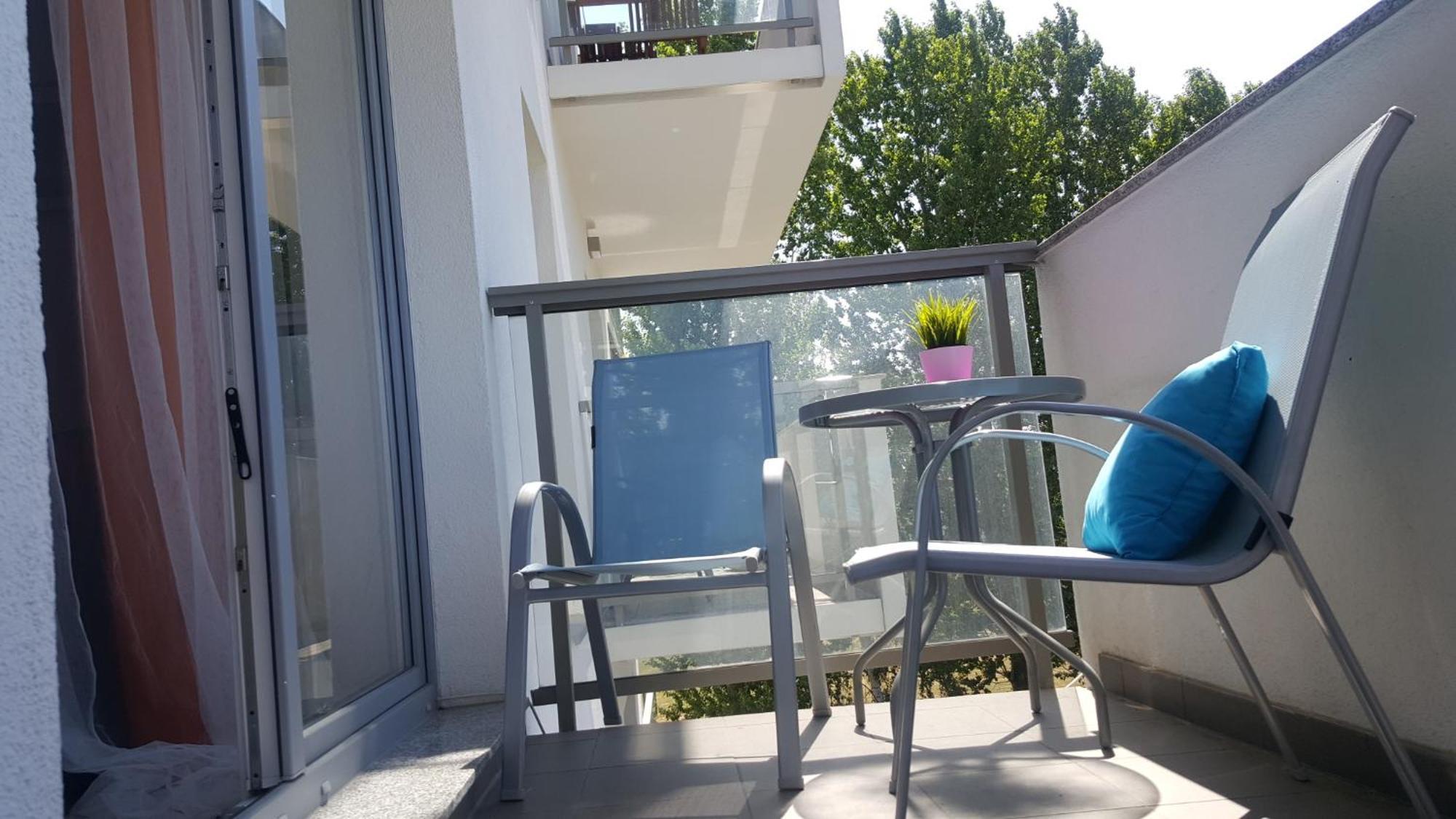 Huoneisto Apartament 2 Pokoje 5 Min Od Plazy Albatross Towers
