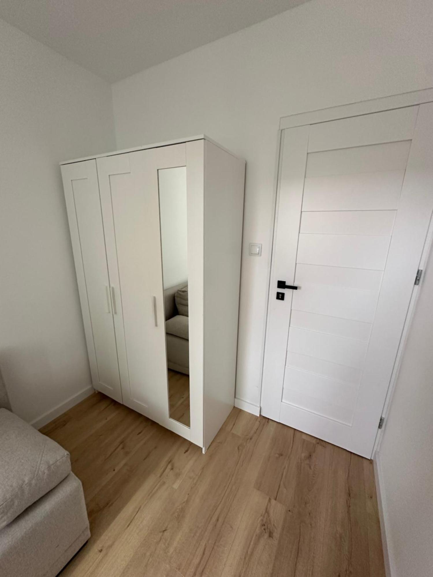 Rooms4less Guest house *