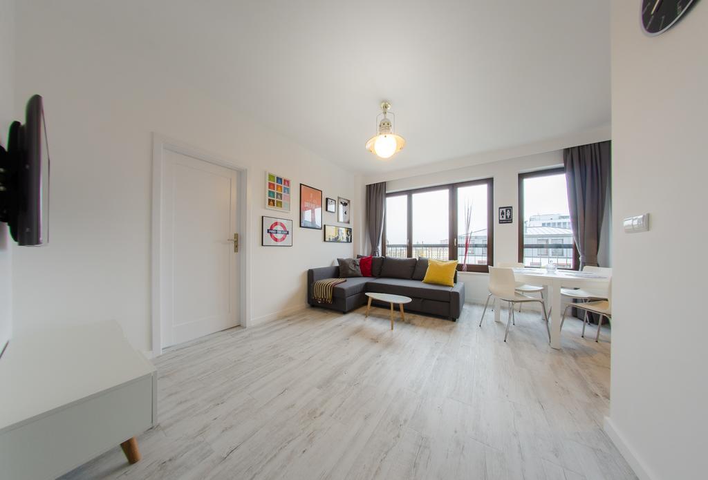 Apartment 3 City - White 2 *