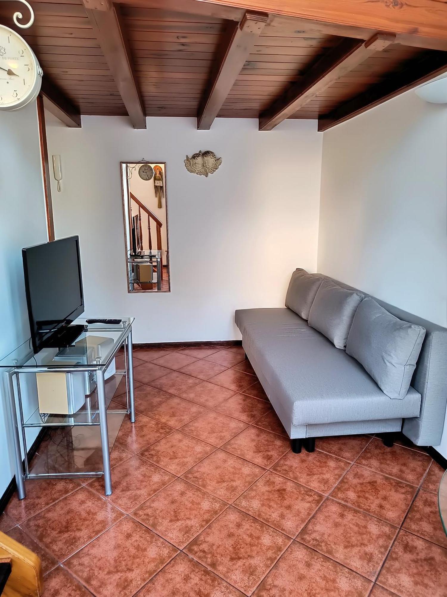 Old Town Mezzanine Apartment *