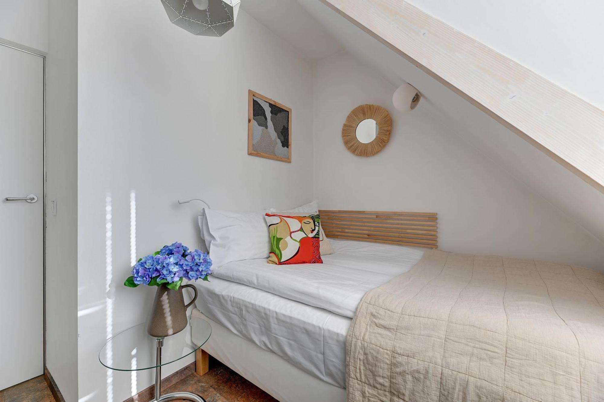 Lion Apartments- Old Town Loft