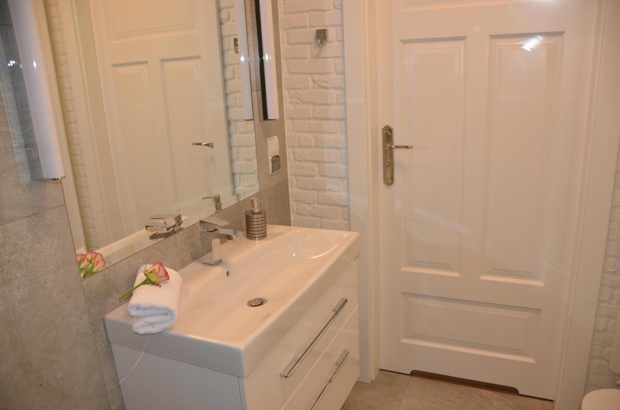 Apartament Adalbert *
