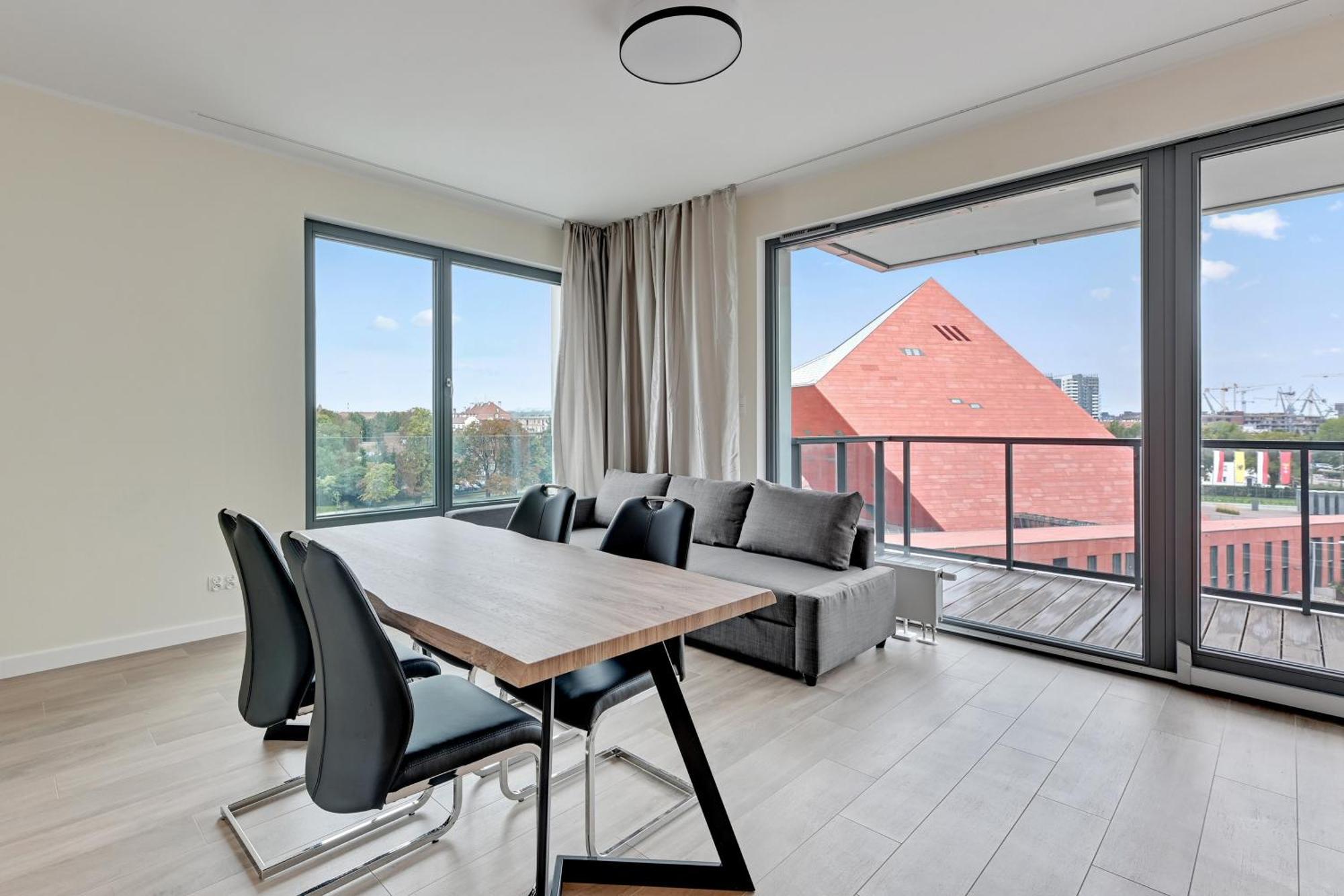 Apartment Blue Mandarin Riverside