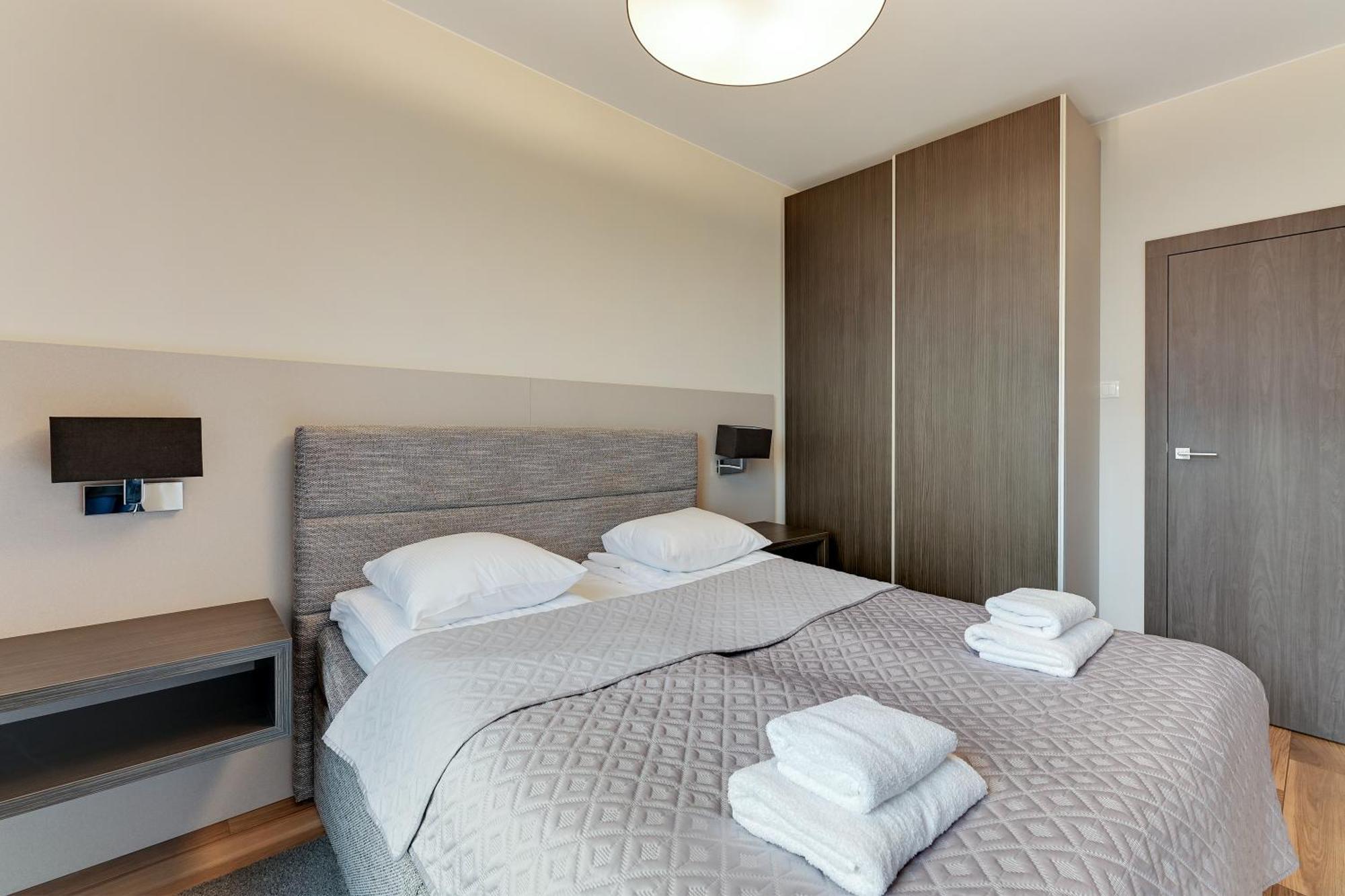 Blue Mandarin Riverside Apartment
