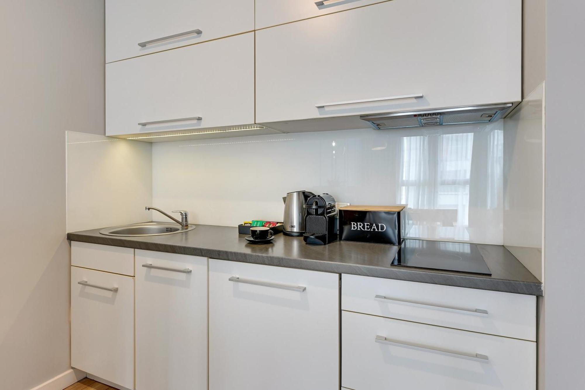 Aura - Riverside & Parking By Downtown Apartment *