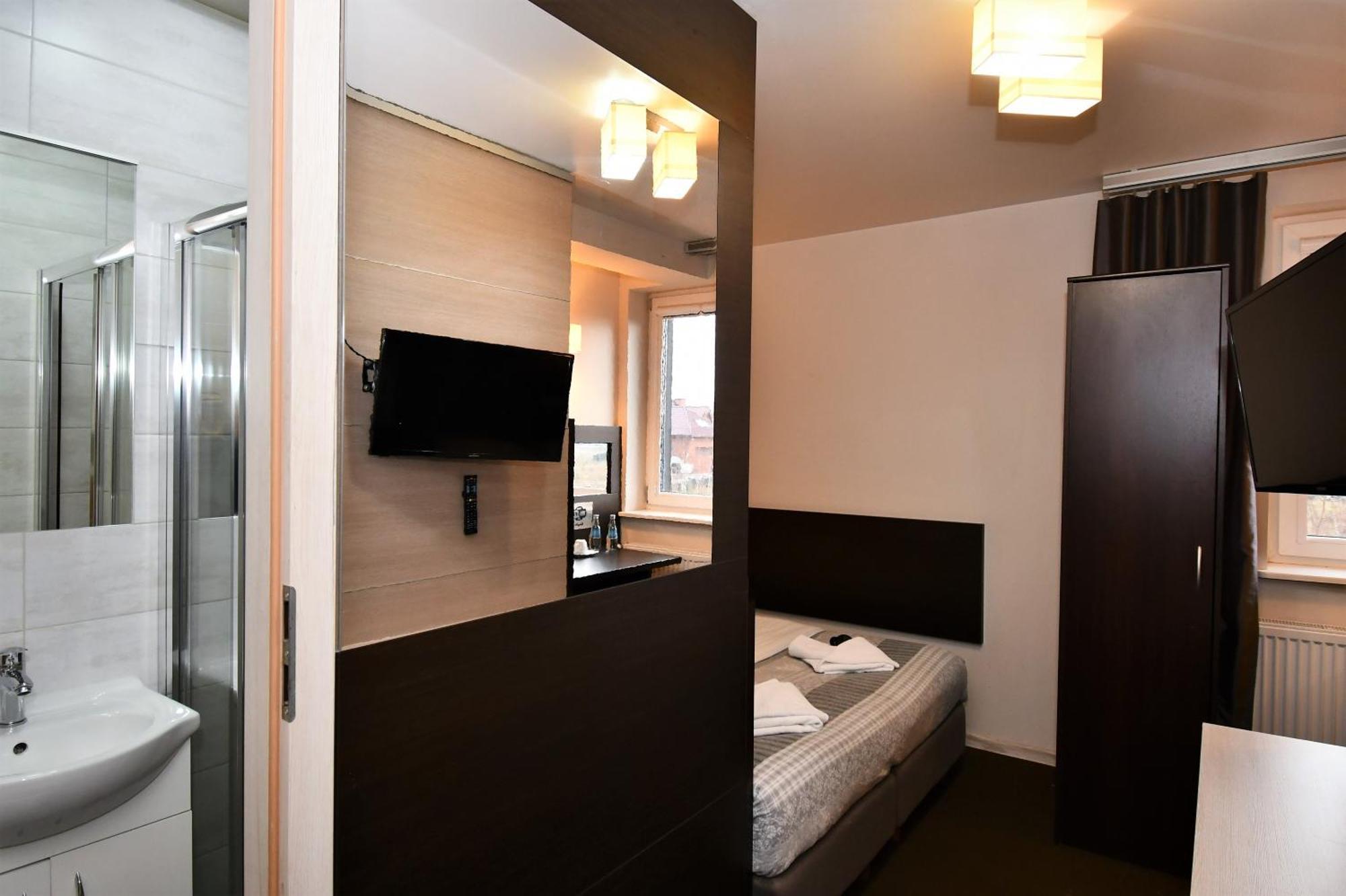 Bed & Breakfast Sleepinn Airport 3*