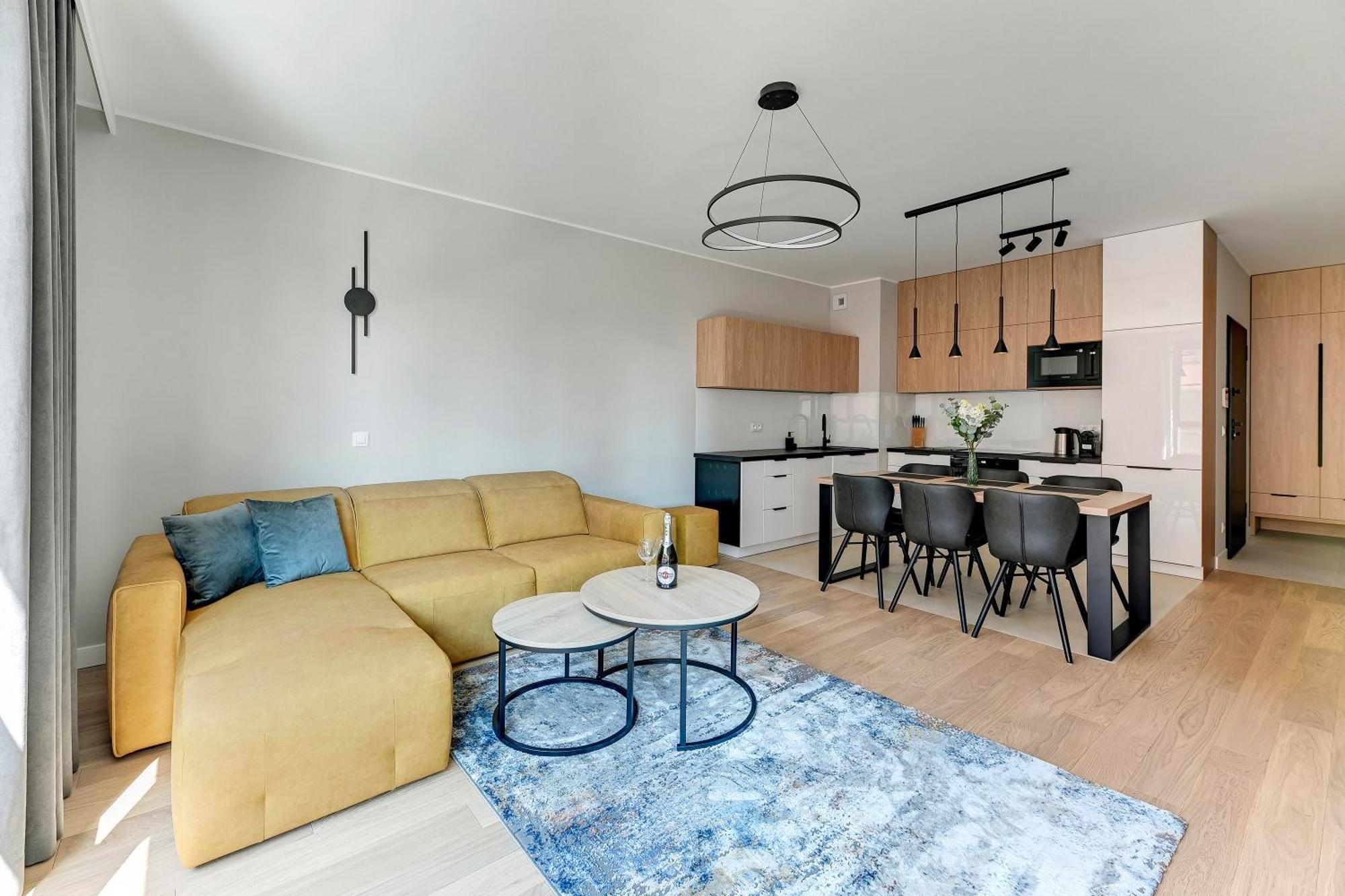Doki Living By Blue Mandarin Parking & Foodhall Gdansk