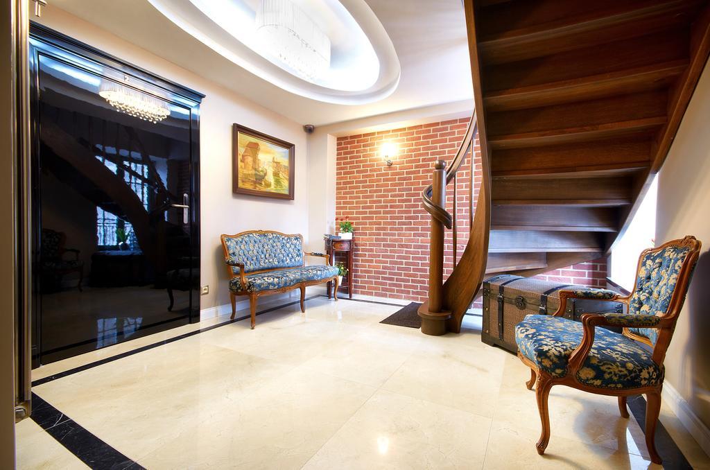 Komturia Old Town By Fahrenheit Aparthotel