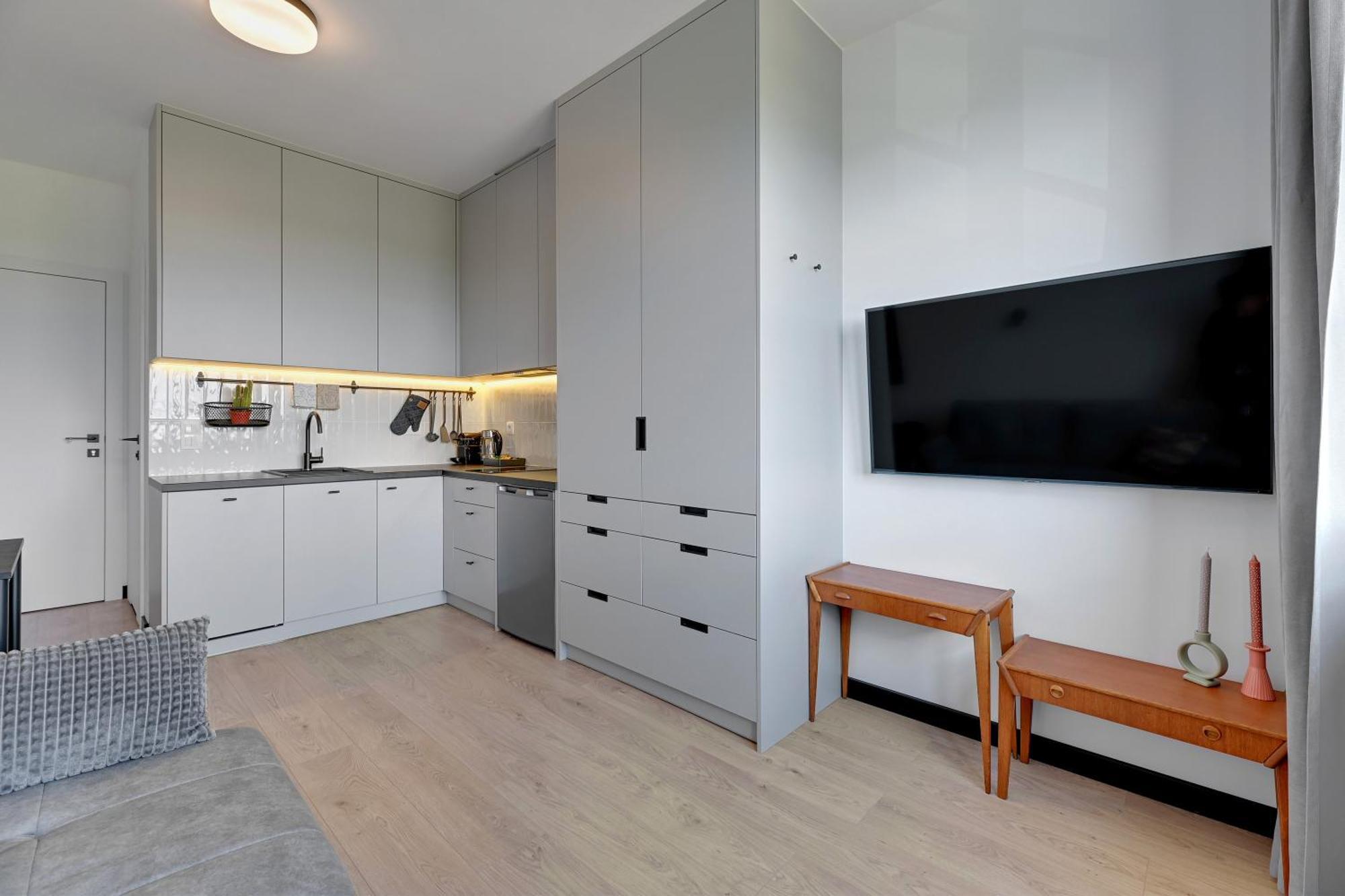 Doki Living & Foodhall By Downtown *