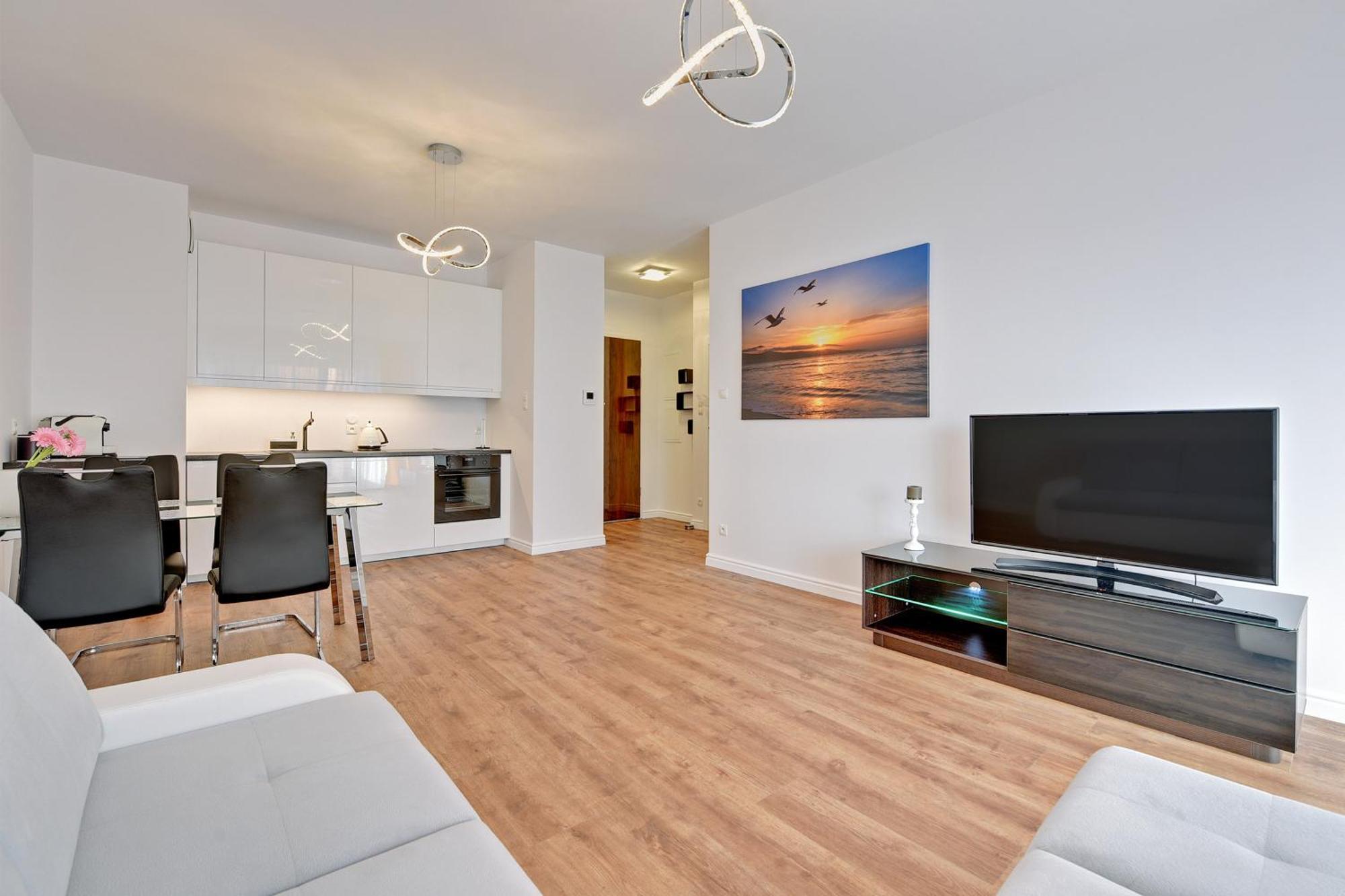 Blue Mandarin Riverside Apartment