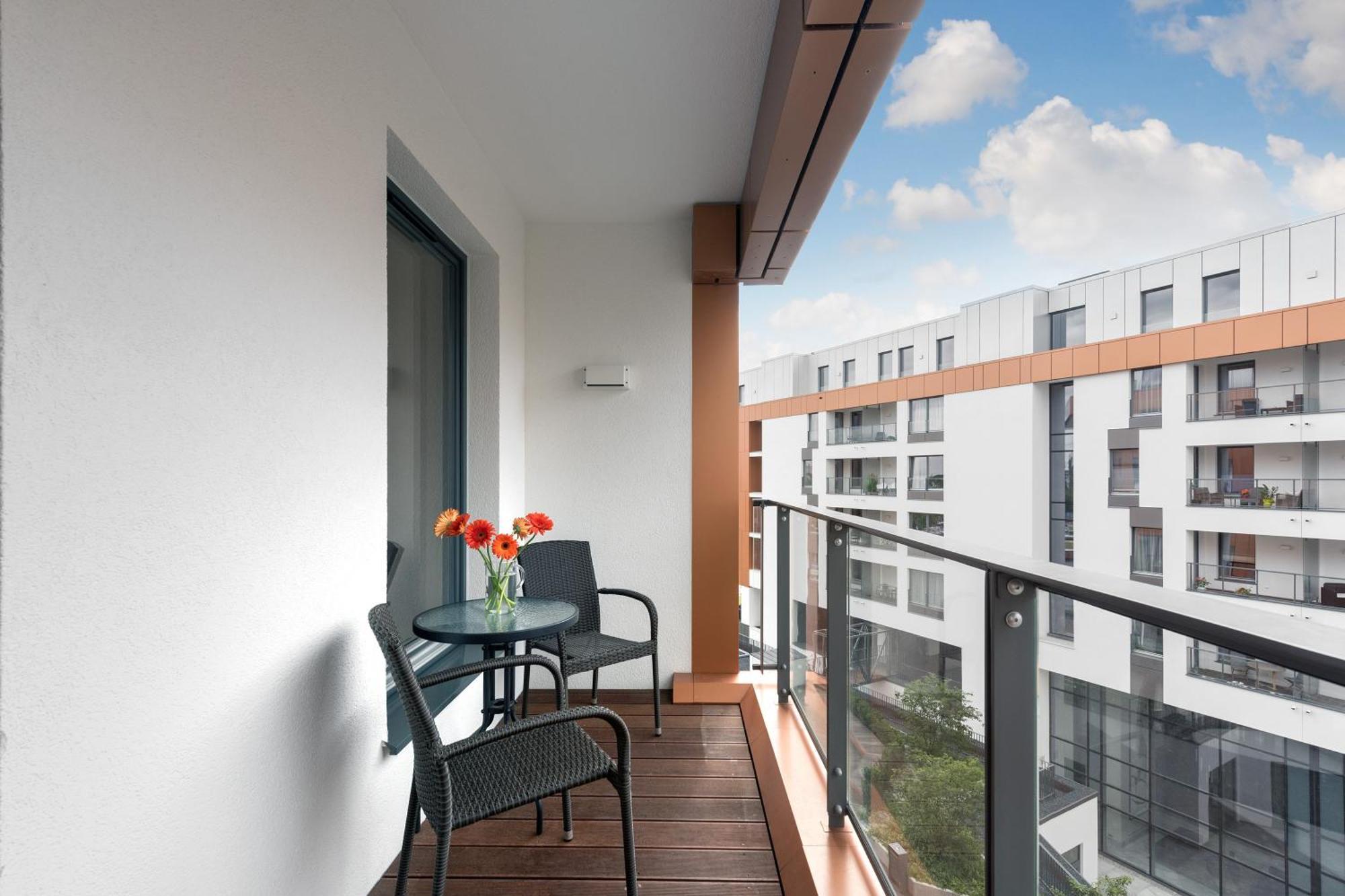 Blue Mandarin Riverside Apartment